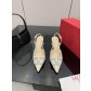 발렌티노(VALENTINO) 신상 리본 스트랩 펌프스 신발