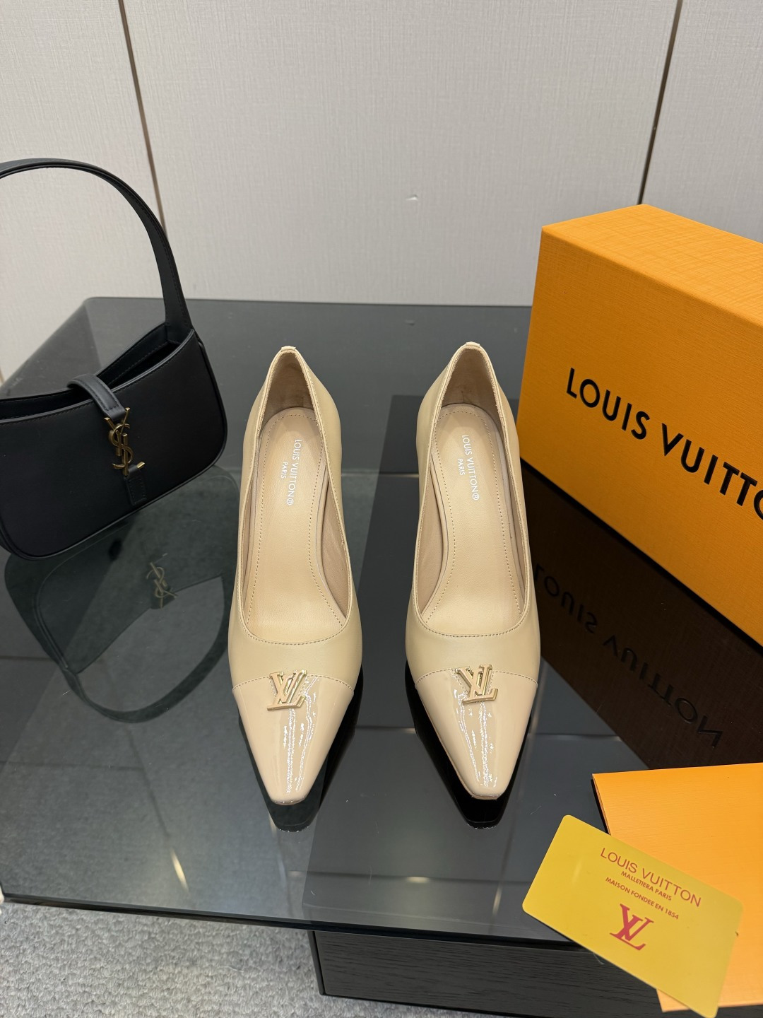 루이비통(LV) 펌프스 신발