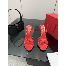 발렌티노(VALENTINO) 클래식 샌들 신발