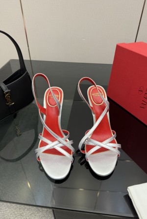 발렌티노(VALENTINO) 클래식 샌들 신발