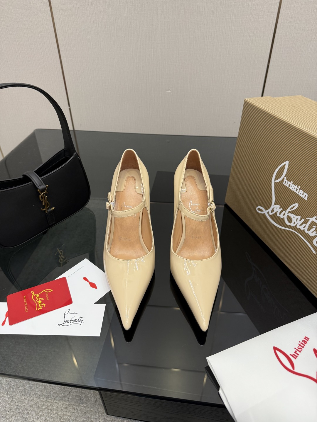 [Christian Louboutin] 크리스찬 루부탱 26SS CL 런웨이 로즈 쥬얼 샌들 구두 신발