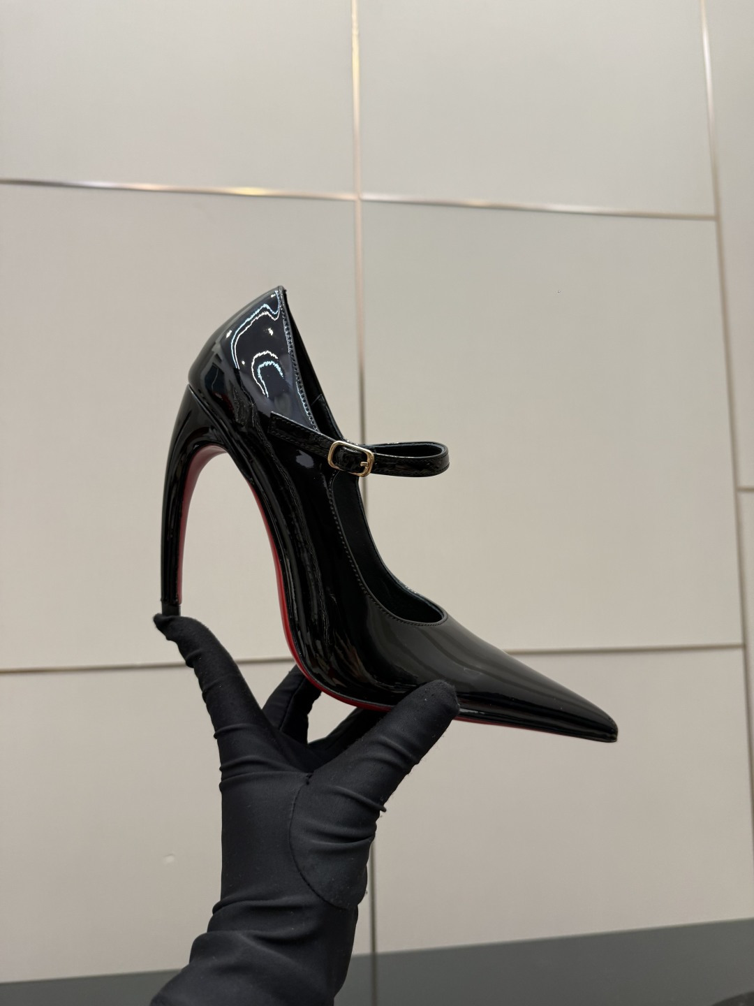 [Christian Louboutin] 크리스찬 루부탱 26SS CL 런웨이 로즈 쥬얼 샌들 구두 신발