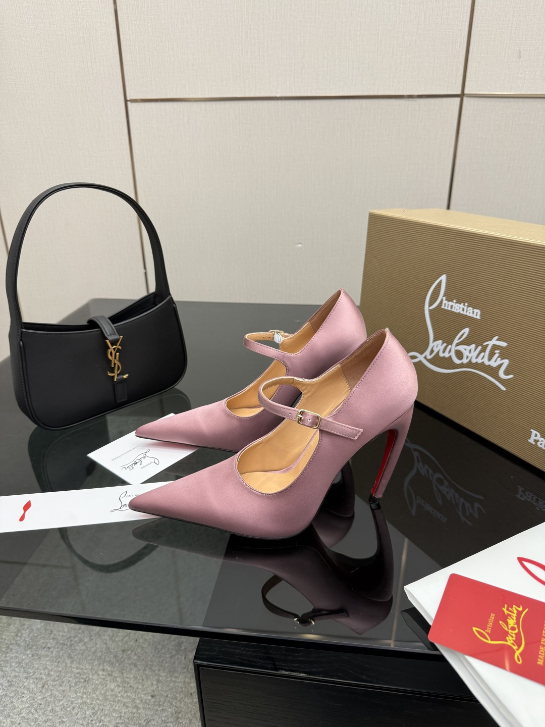 [Christian Louboutin] 크리스찬 루부탱 26SS CL 런웨이 로즈 쥬얼 샌들 구두 신발
