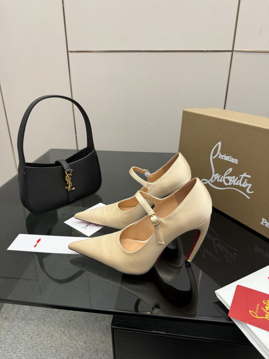[Christian Louboutin] 크리스찬 루부탱 26SS CL 런웨이 로즈 쥬얼 샌들 구두 신발