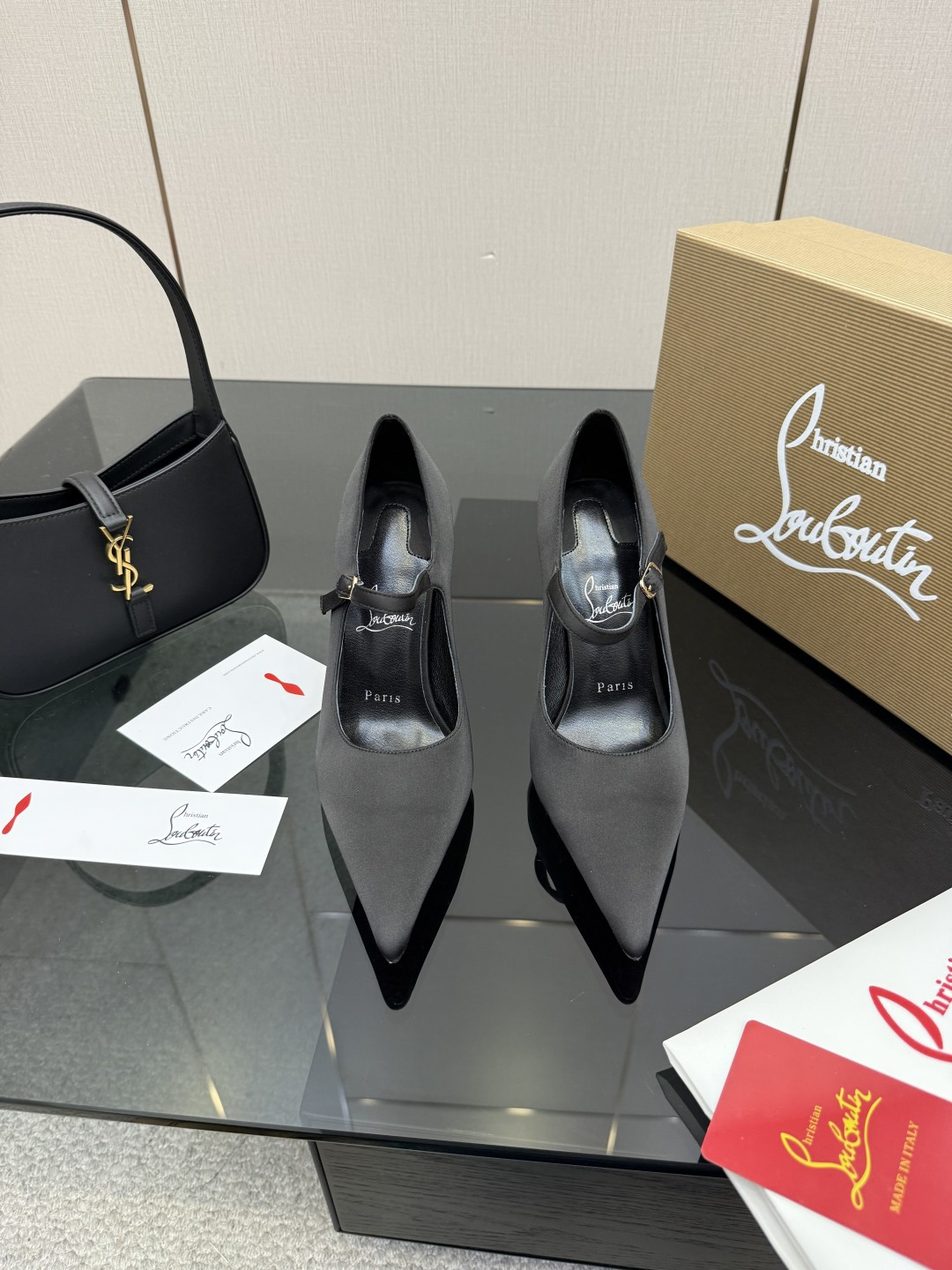 [Christian Louboutin] 크리스찬 루부탱 26SS CL 런웨이 로즈 쥬얼 샌들 구두 신발