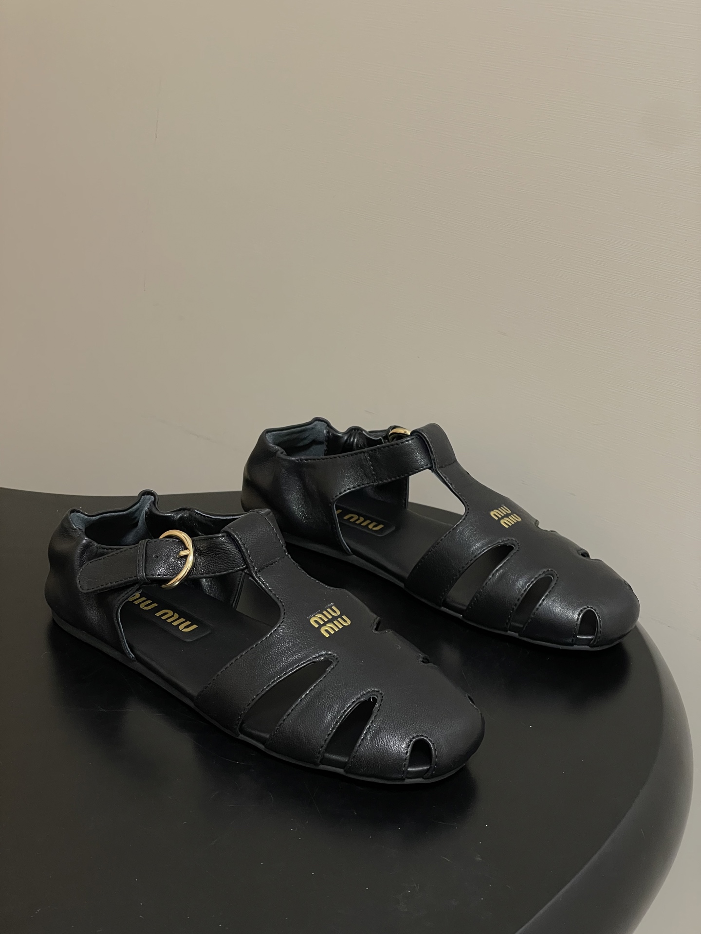 미우미우(MIU MIU) 로마 샌들 플랫 메리제인 발레 슈즈 신발