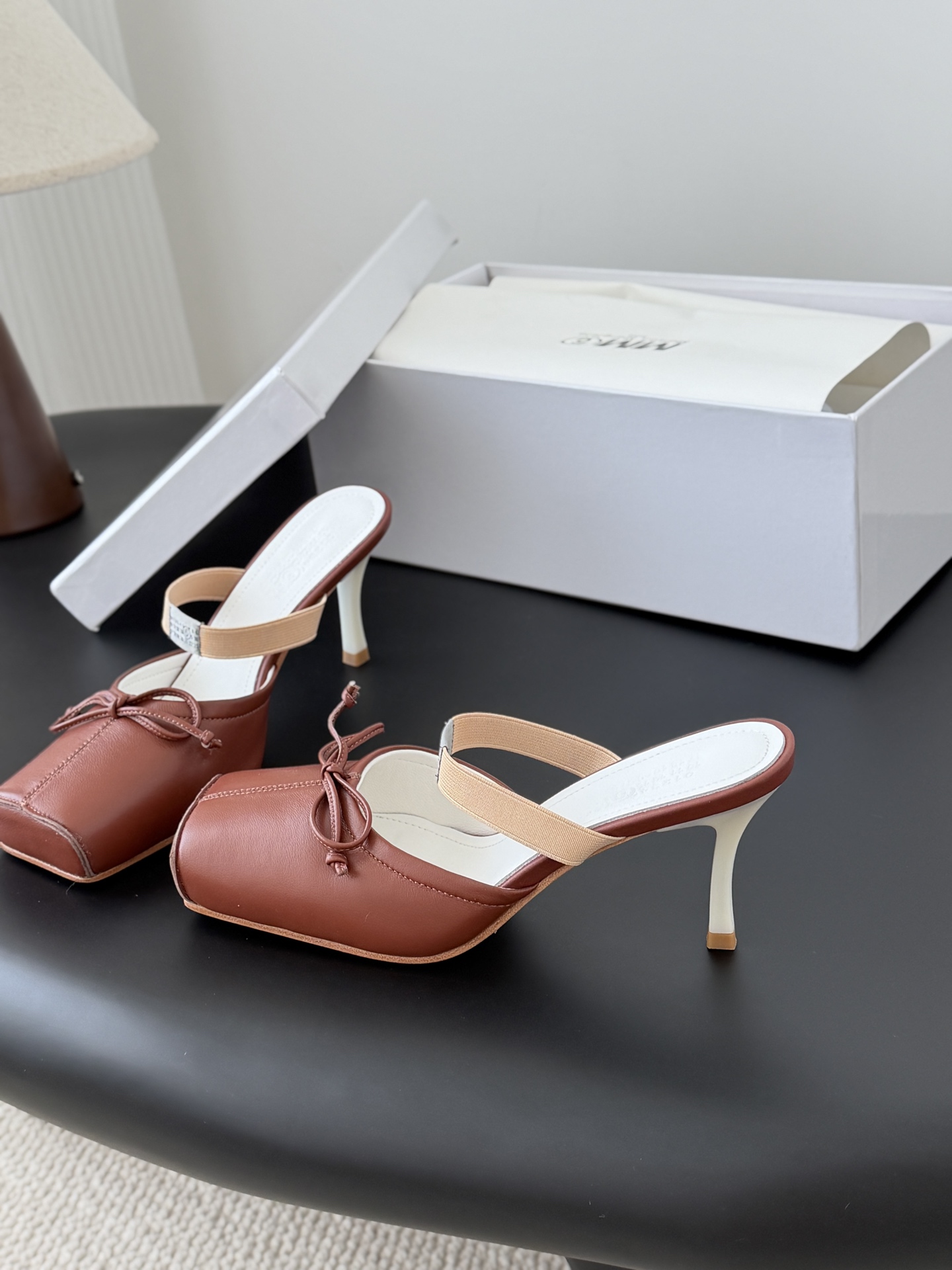 [Maison Margiela] MM6 메종 마르지엘라 스퀘어 토 리본 뮬 구두 신발