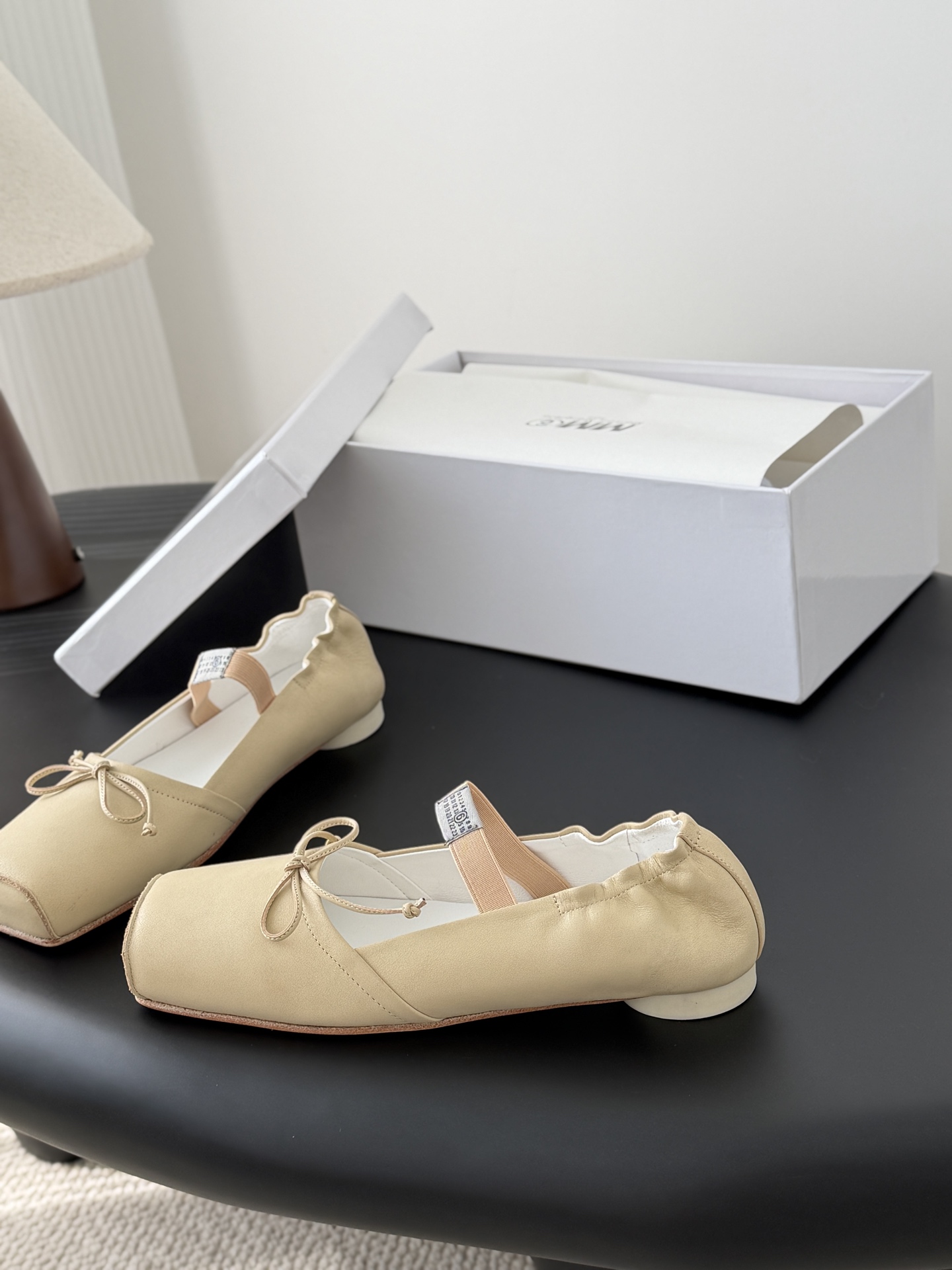 [Maison Margiela] MM6 메종 마르지엘라 스퀘어 토 리본 발레리나 단화 플랫 슈즈 신발