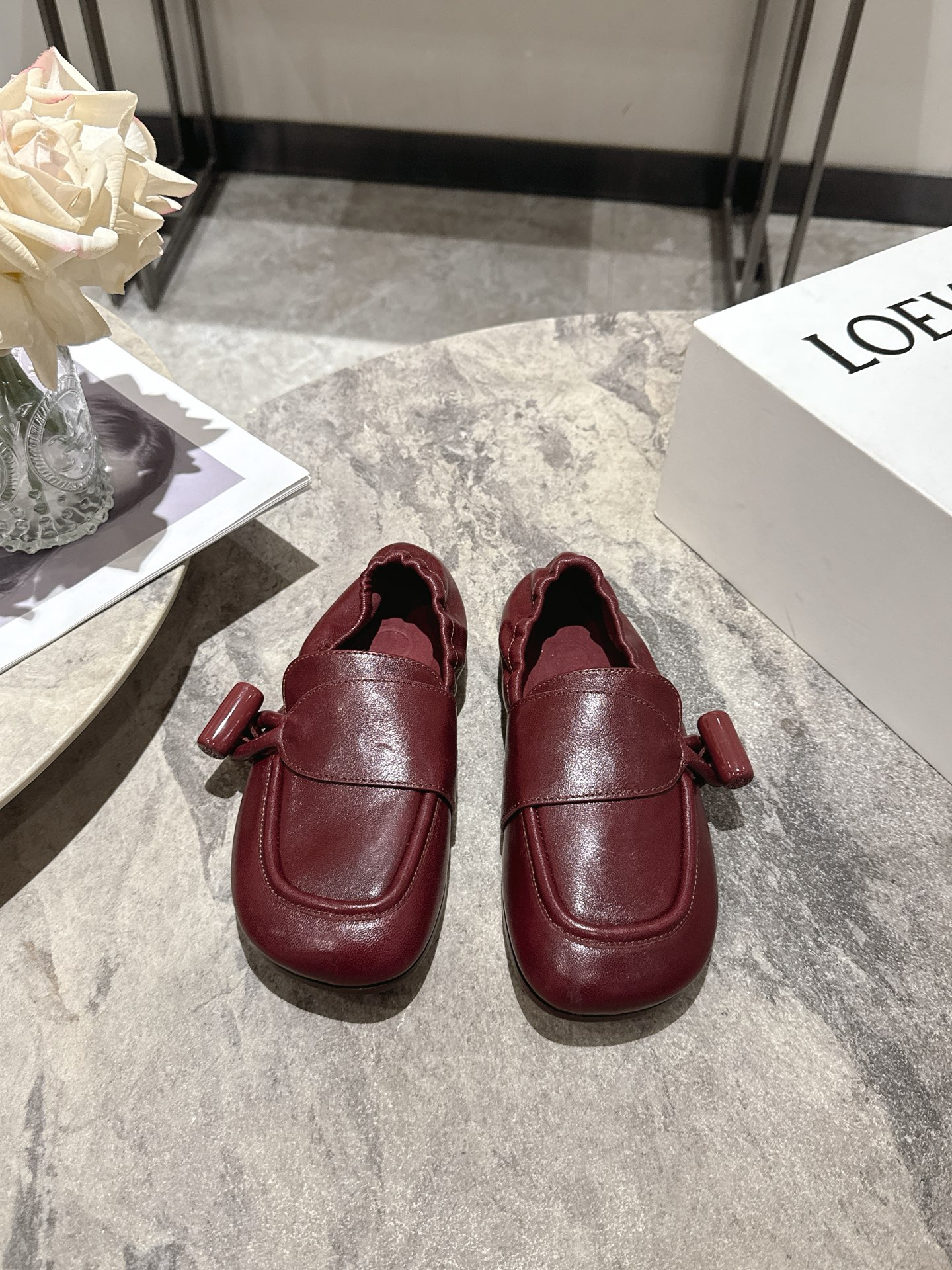 로에베(LOEWE) 빈티지 플랫 로퍼 슬립온 신발