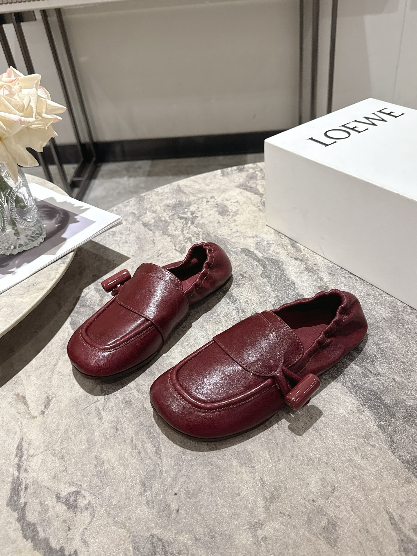 로에베(LOEWE) 빈티지 플랫 로퍼 슬립온 신발