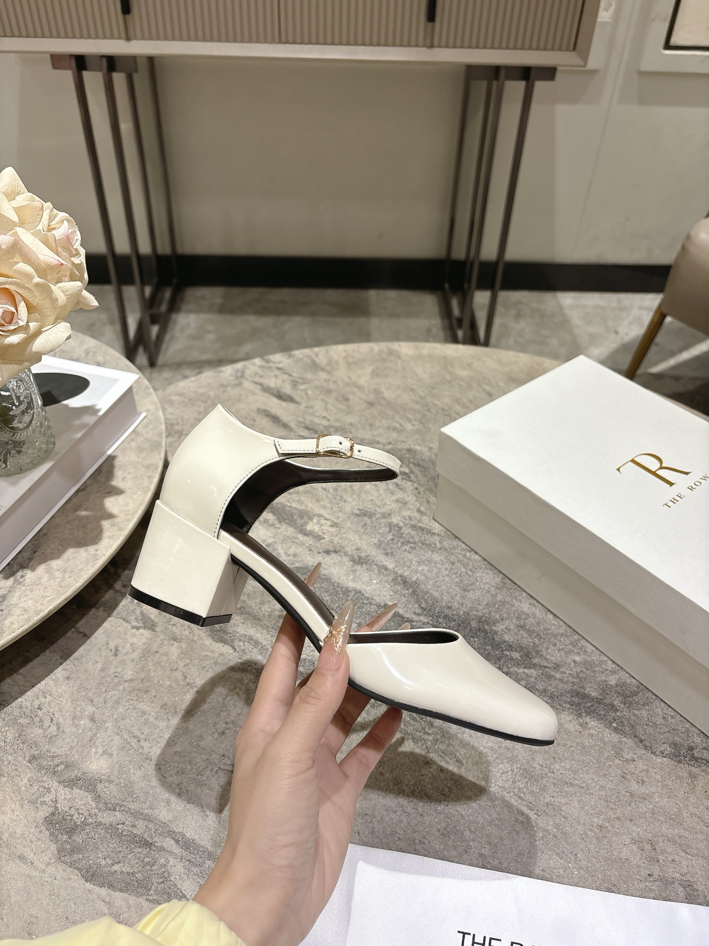 The Row TR 더 로우 라운드 미들 힐 마리제인 펌프스 구두 신발