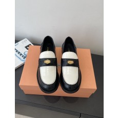 miumiu 미우미우 럭키 코인 레더 로퍼 구두 신발