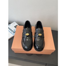 miumiu 미우미우 럭키 코인 레더 로퍼 구두 신발