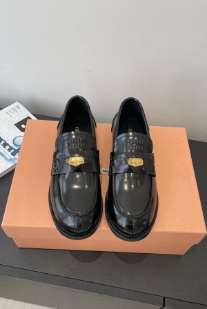 miumiu 미우미우 럭키 코인 레더 로퍼 구두 신발