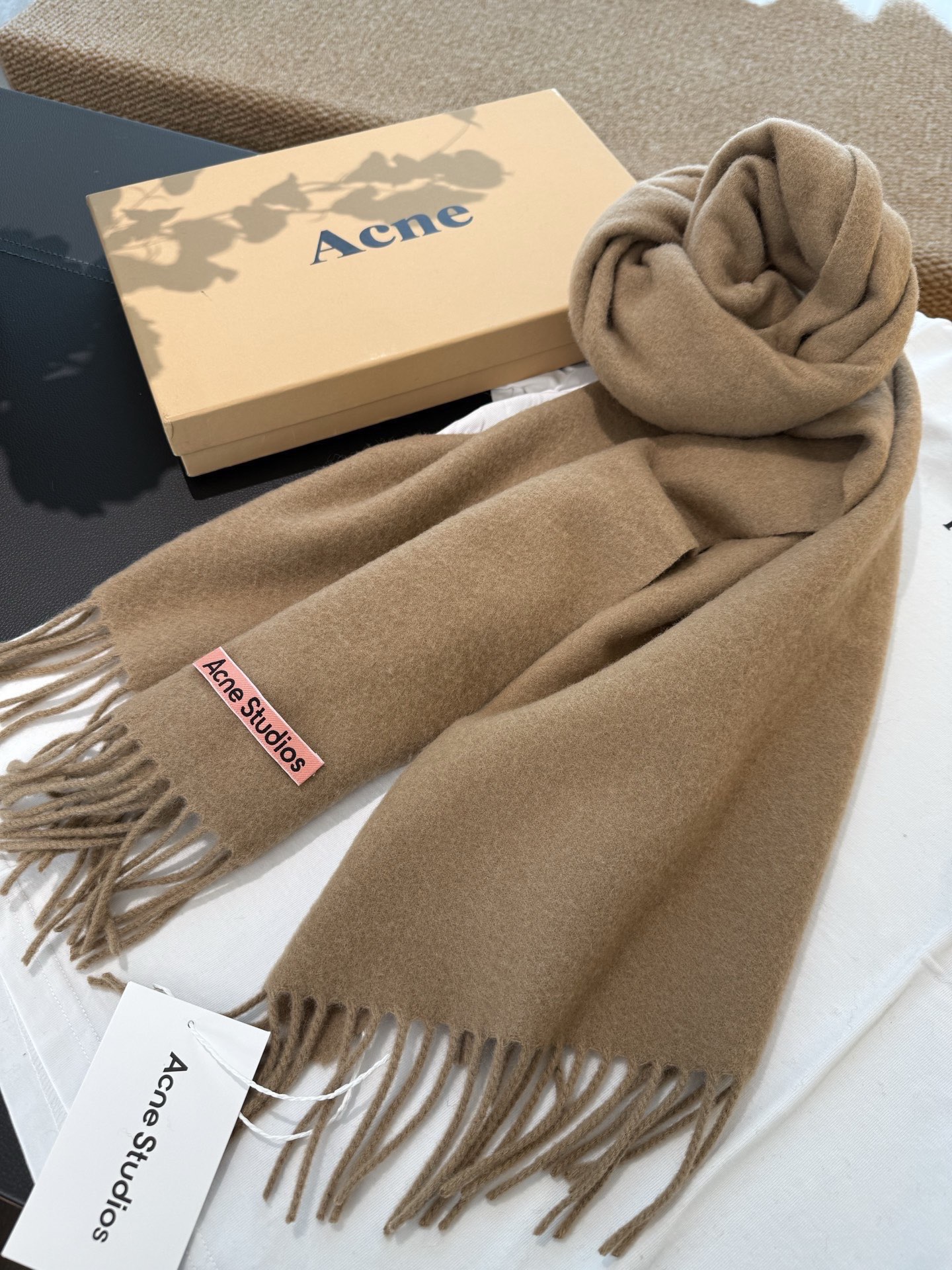 아크네 스튜디오(Acne Studios) 아폴로 울 솔리드 머플러 목도리 스카프