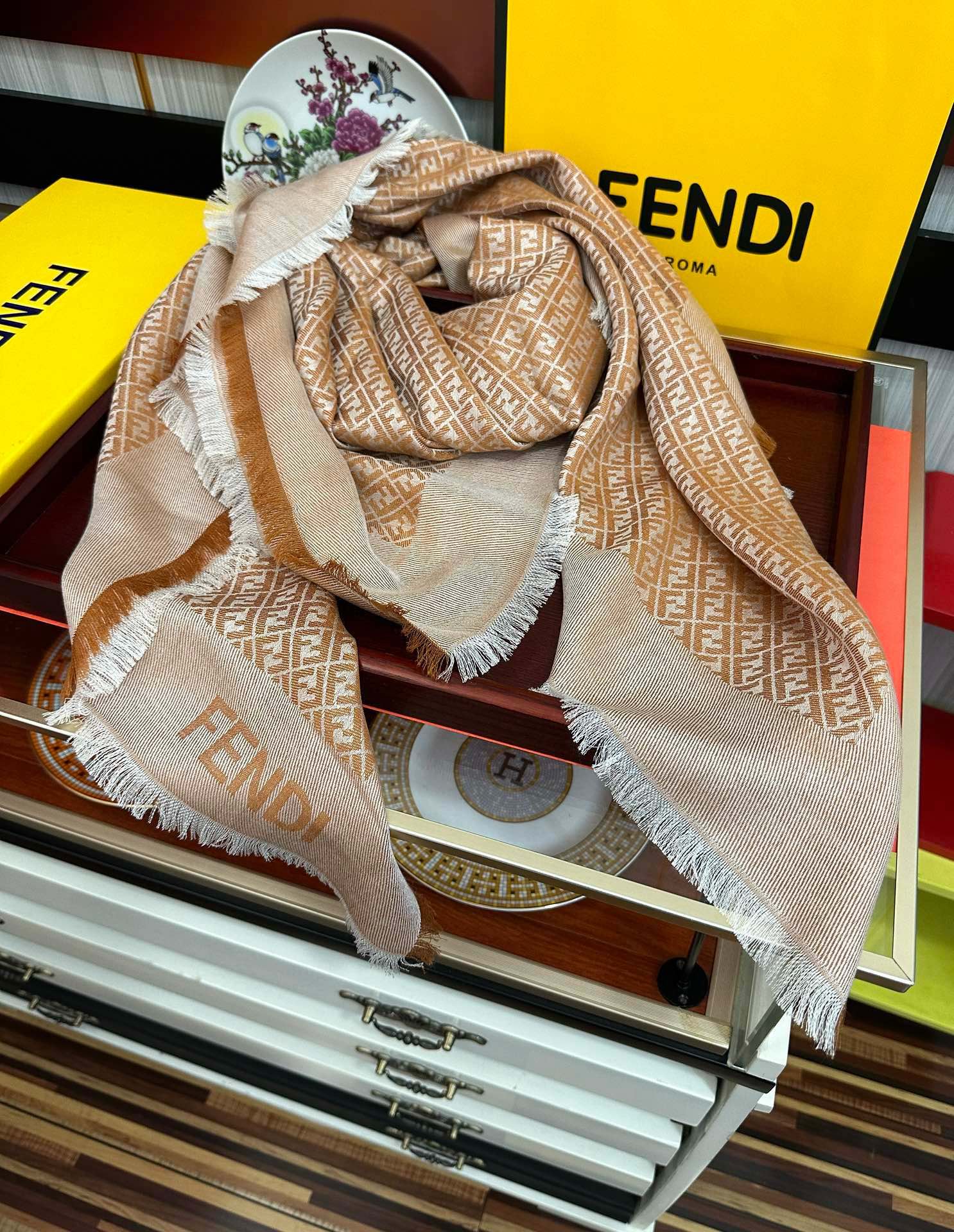 펜디(FENDI) FF 자카드 캐시미어 목도리 스카프