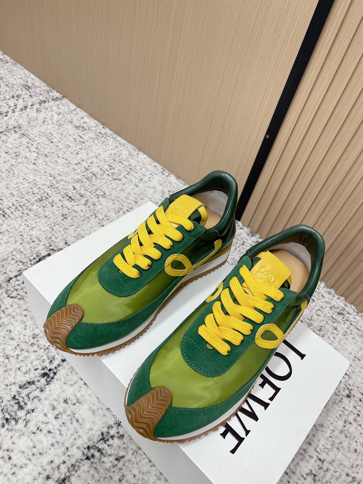 Loewe 로에베 컬러 배색 스니커즈 신발