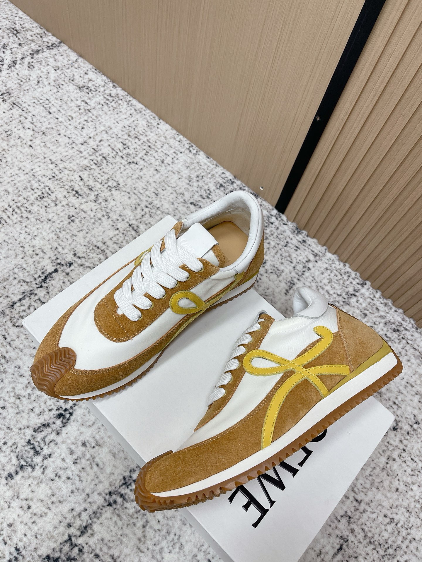 Loewe 로에베 컬러 배색 스니커즈 신발