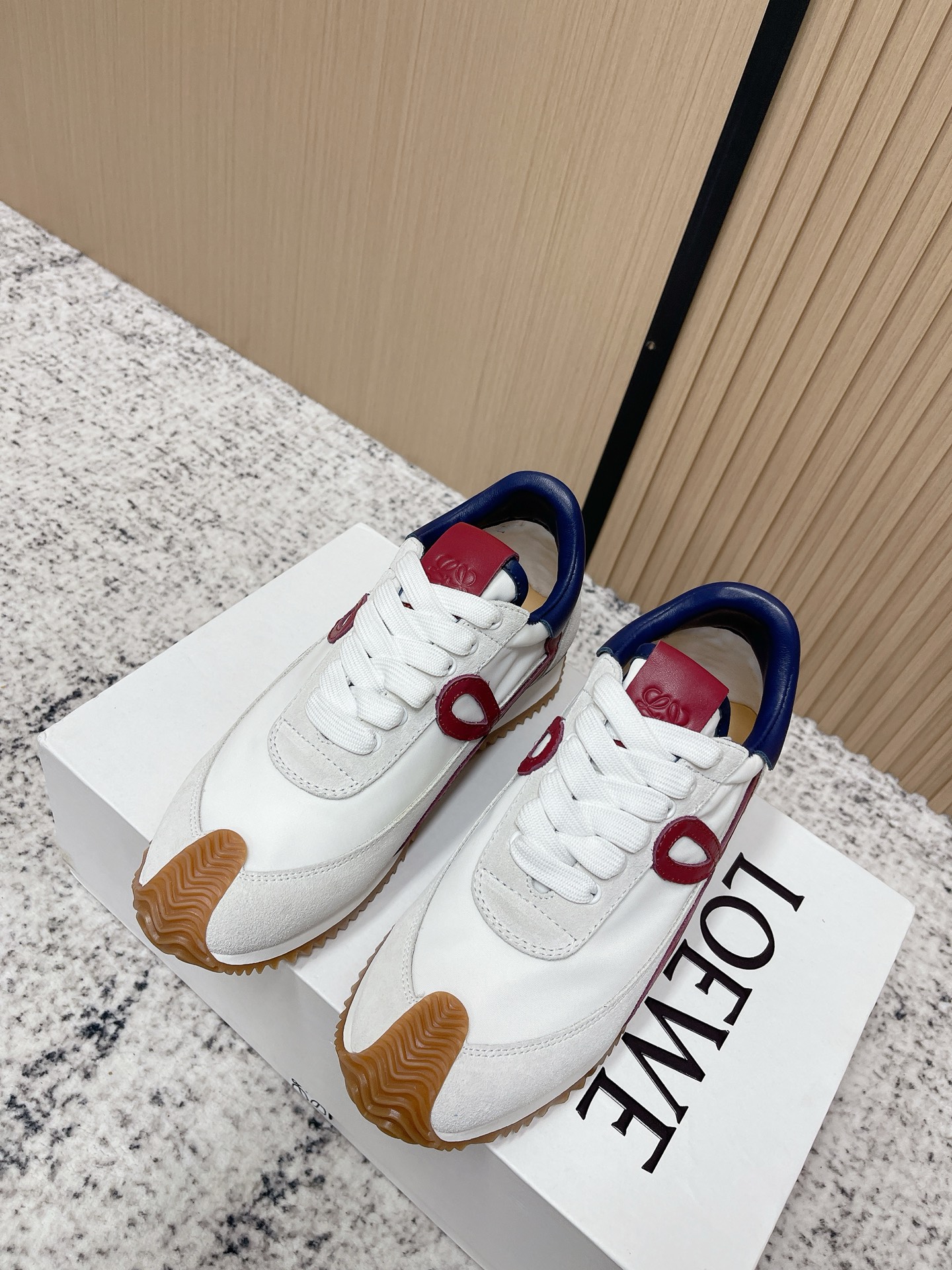 Loewe 로에베 컬러 배색 스니커즈 신발