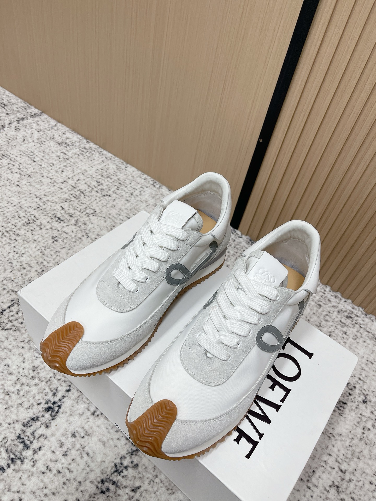 Loewe 로에베 컬러 배색 스니커즈 신발