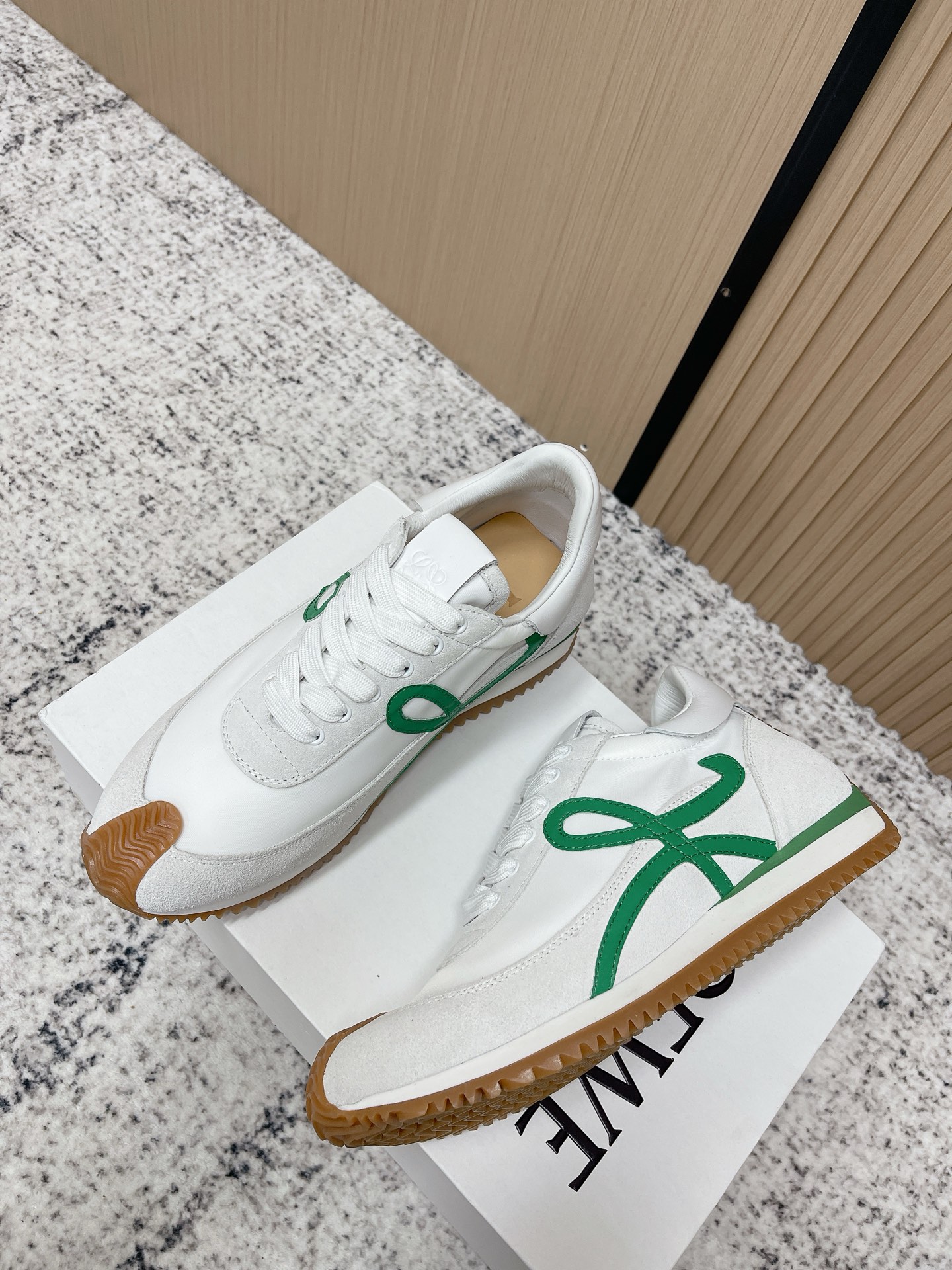 Loewe 로에베 컬러 배색 스니커즈 신발