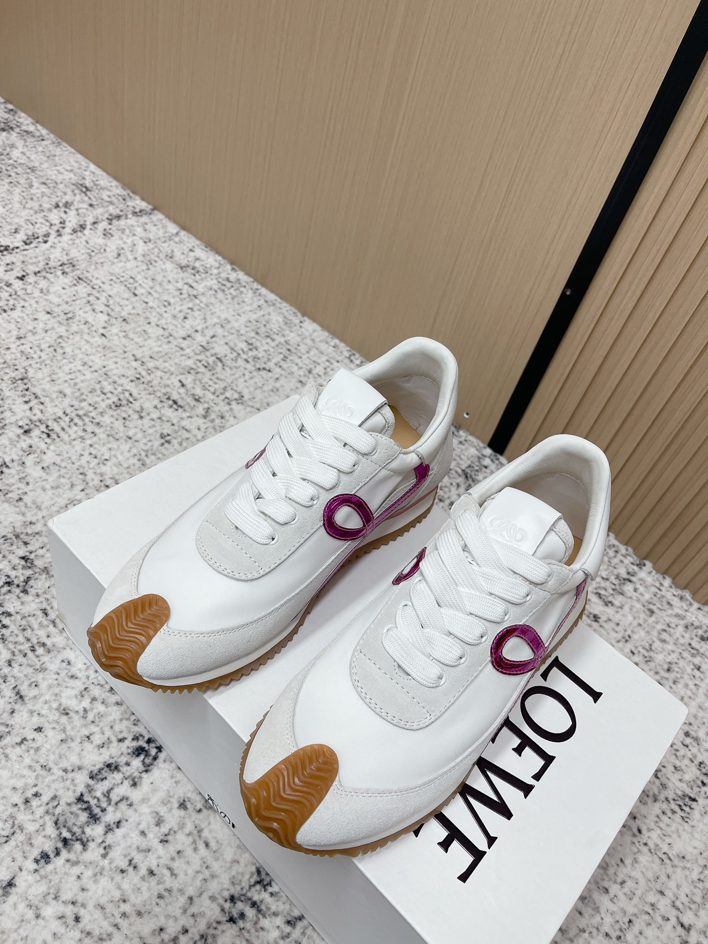 Loewe 로에베 컬러 배색 스니커즈 신발