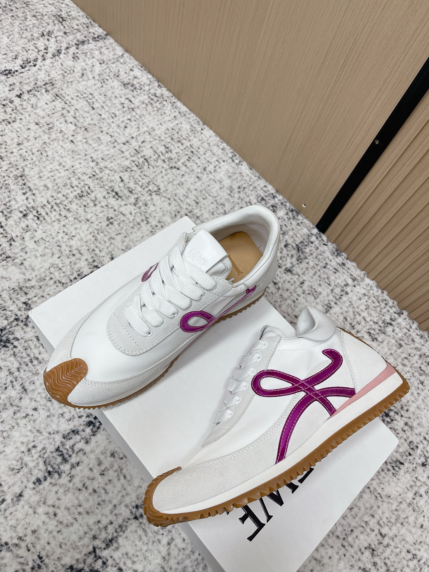 Loewe 로에베 컬러 배색 스니커즈 신발