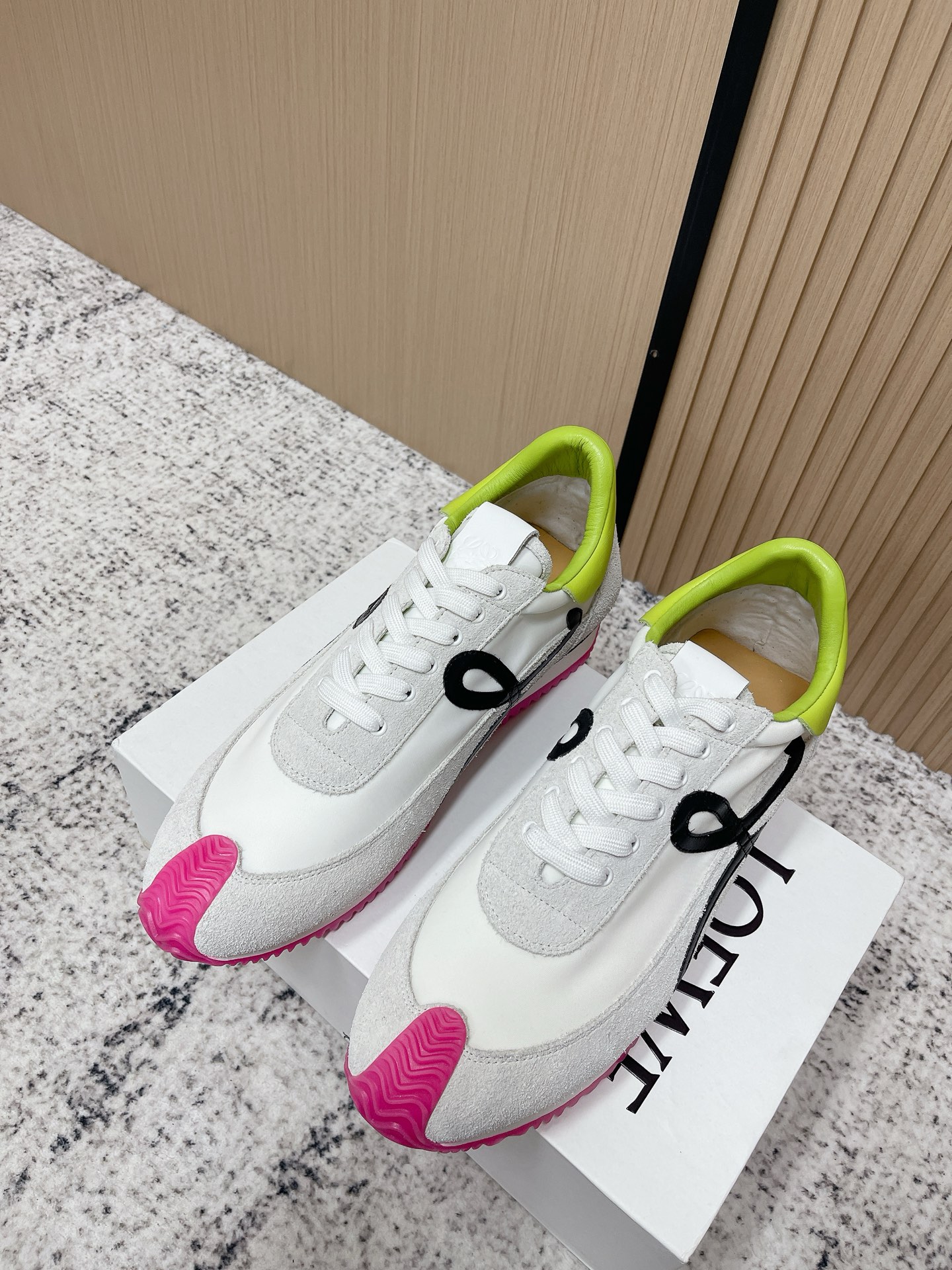 Loewe 로에베 컬러 배색 스니커즈 신발