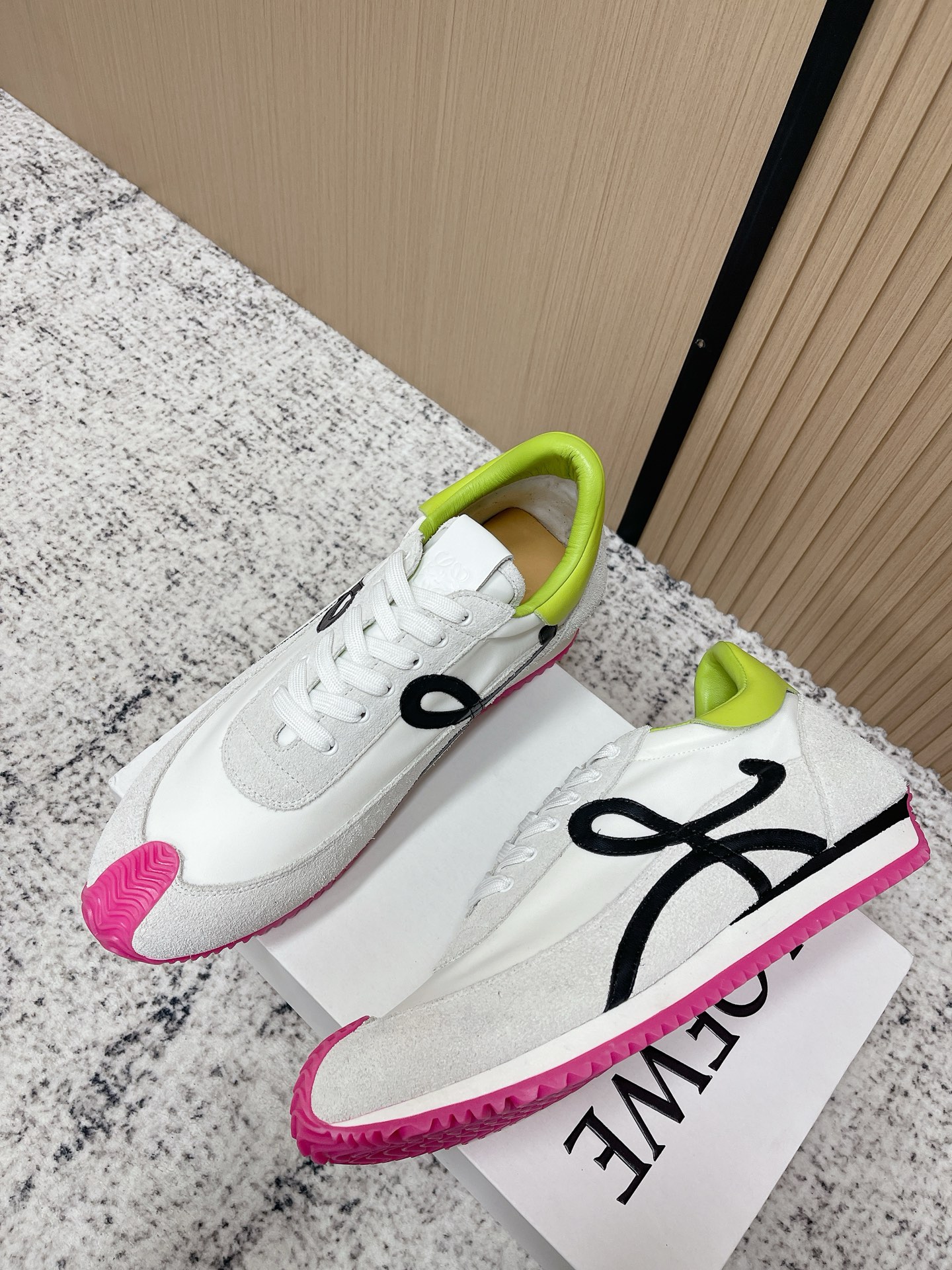 Loewe 로에베 컬러 배색 스니커즈 신발