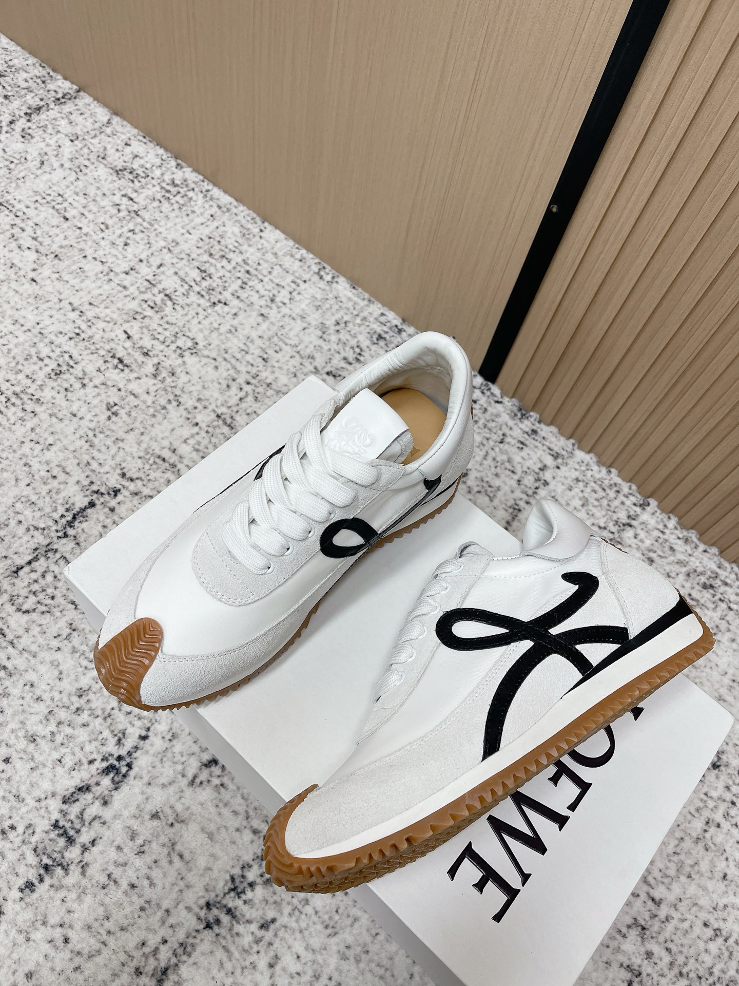 Loewe 로에베 컬러 배색 스니커즈 신발