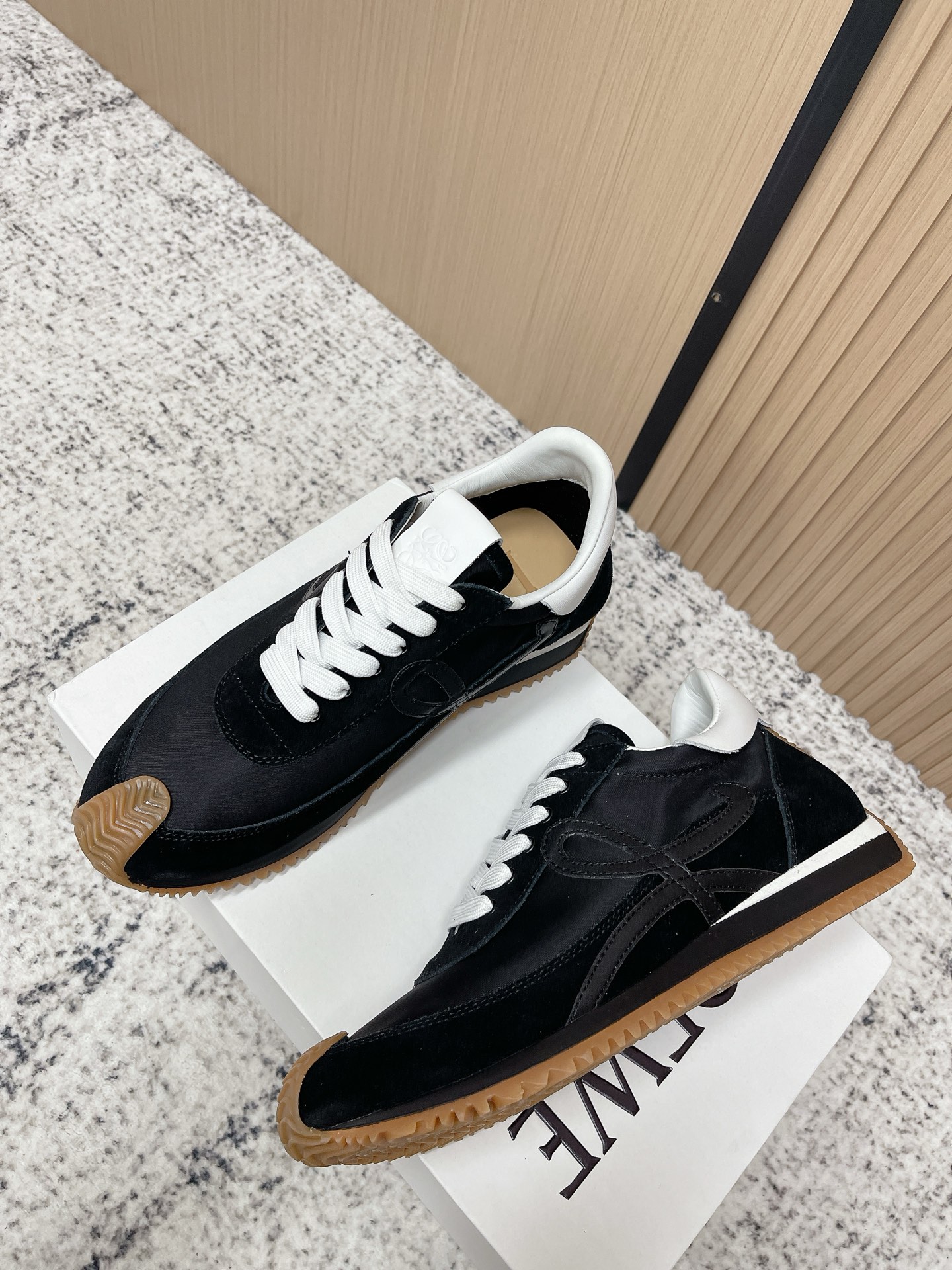 Loewe 로에베 컬러 배색 스니커즈 신발