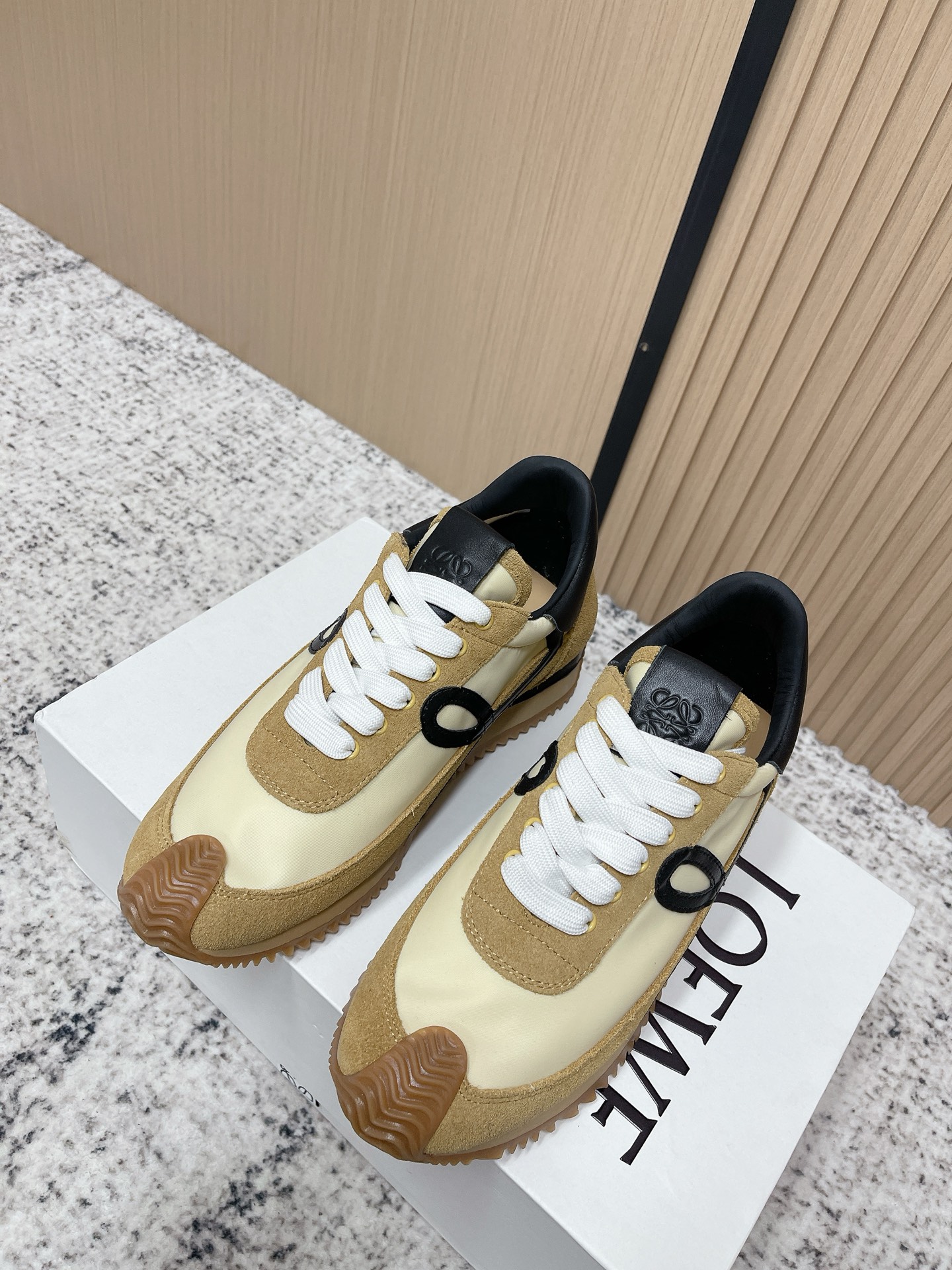 Loewe 로에베 컬러 배색 스니커즈 신발