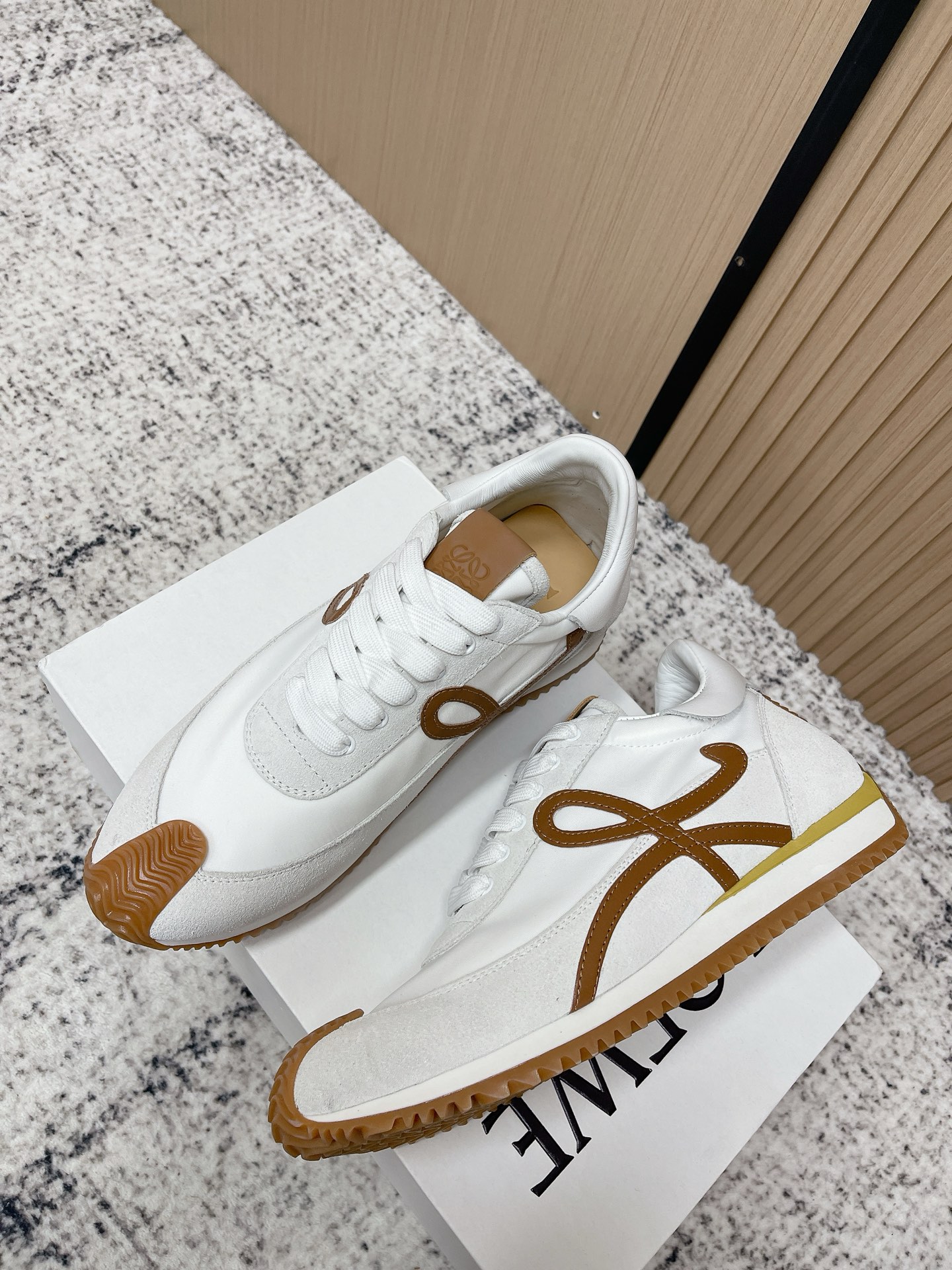 Loewe 로에베 컬러 배색 스니커즈 신발