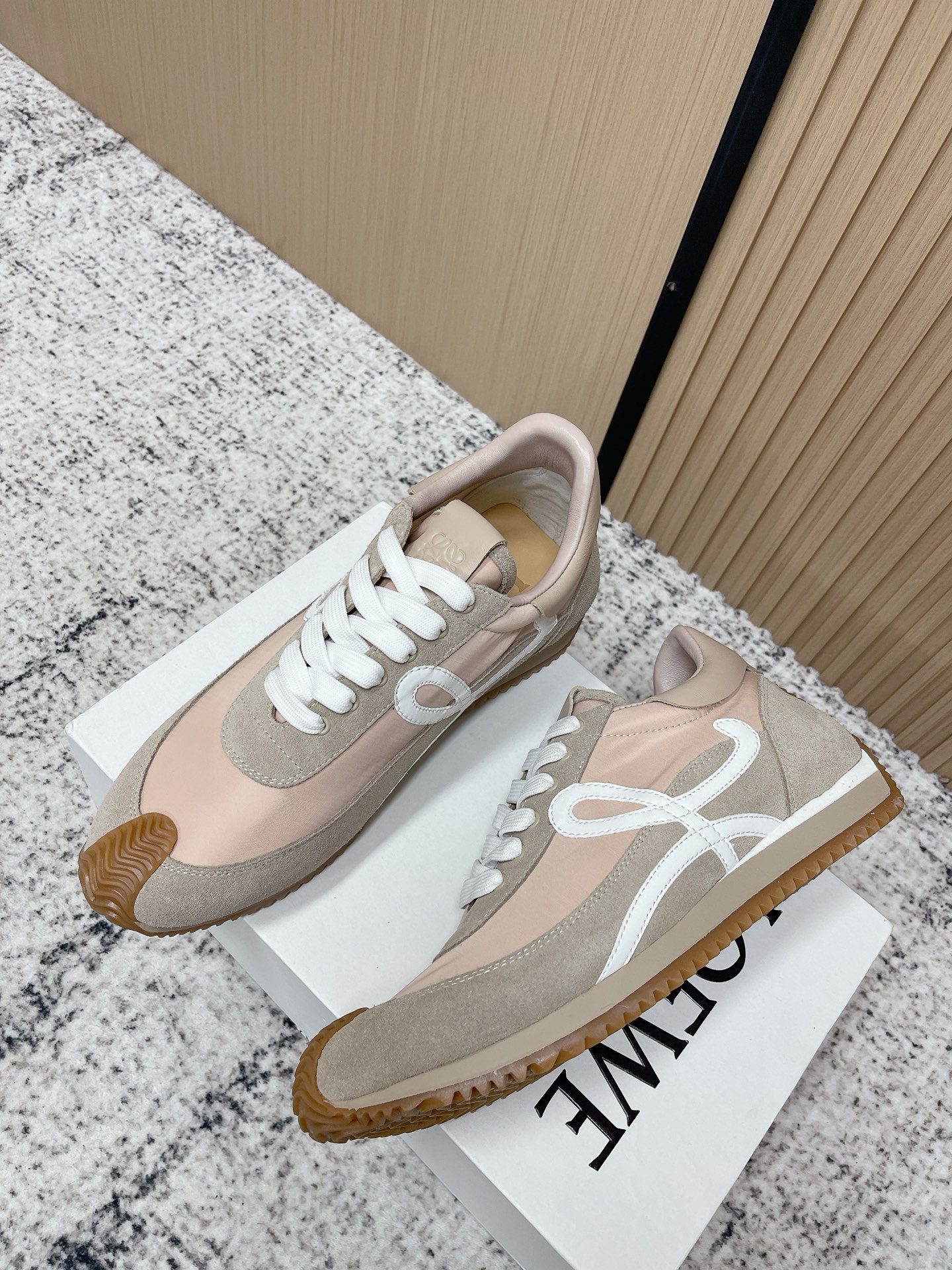 Loewe 로에베 컬러 배색 스니커즈 신발