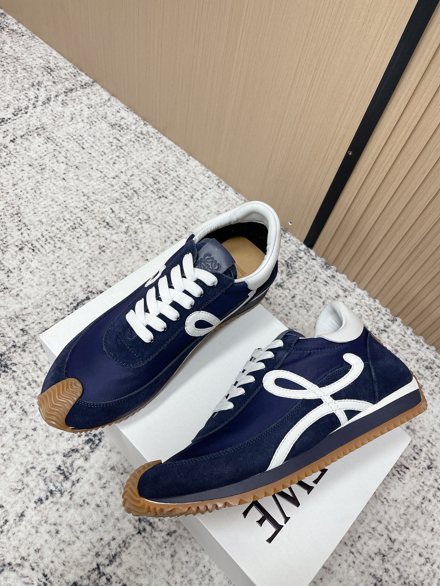 Loewe 로에베 컬러 배색 스니커즈 신발