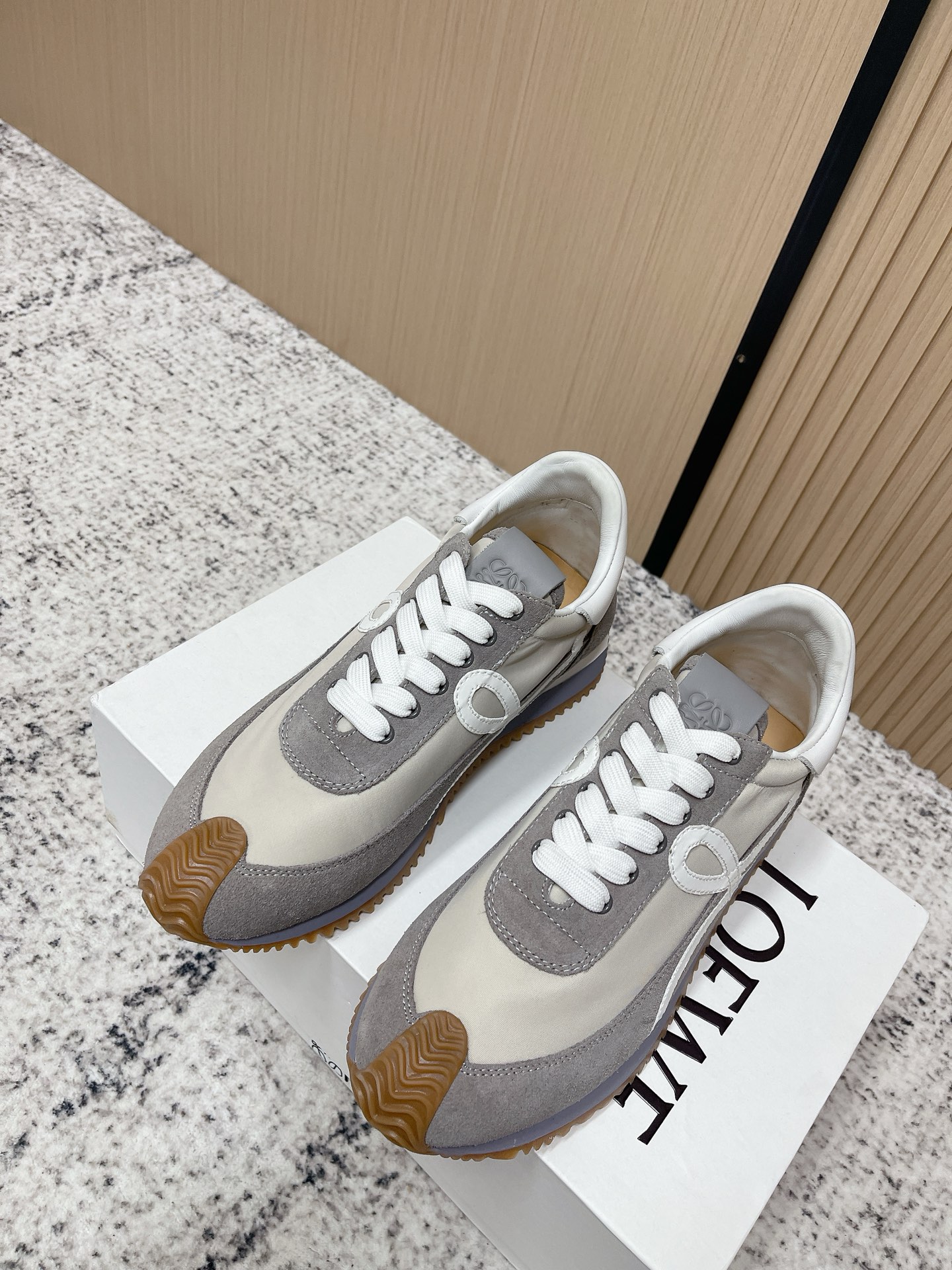 Loewe 로에베 컬러 배색 스니커즈 신발