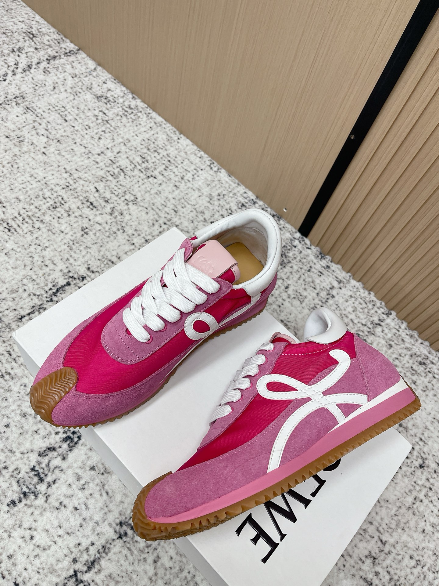 Loewe 로에베 컬러 배색 스니커즈 신발