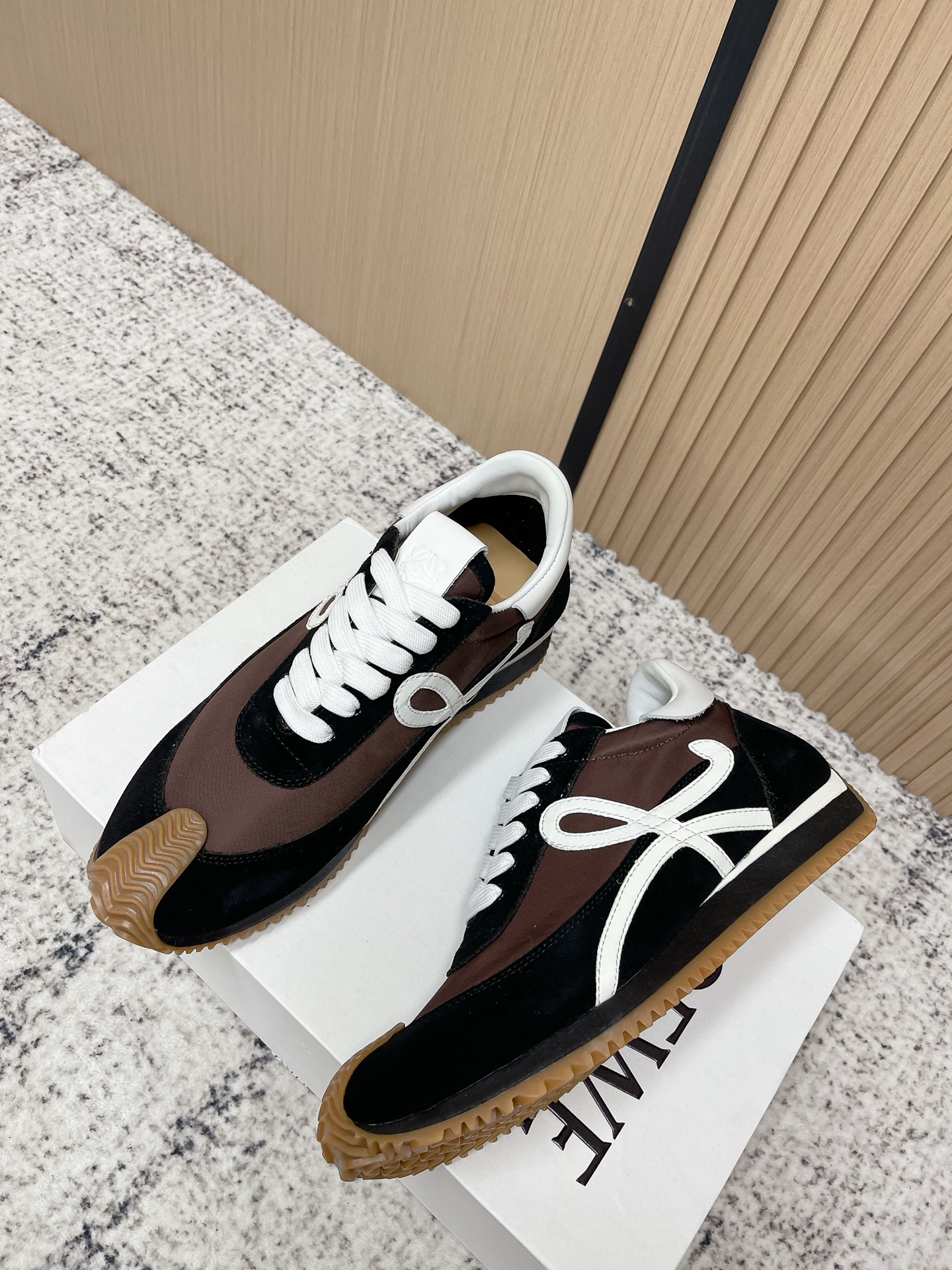 Loewe 로에베 컬러 배색 스니커즈 신발