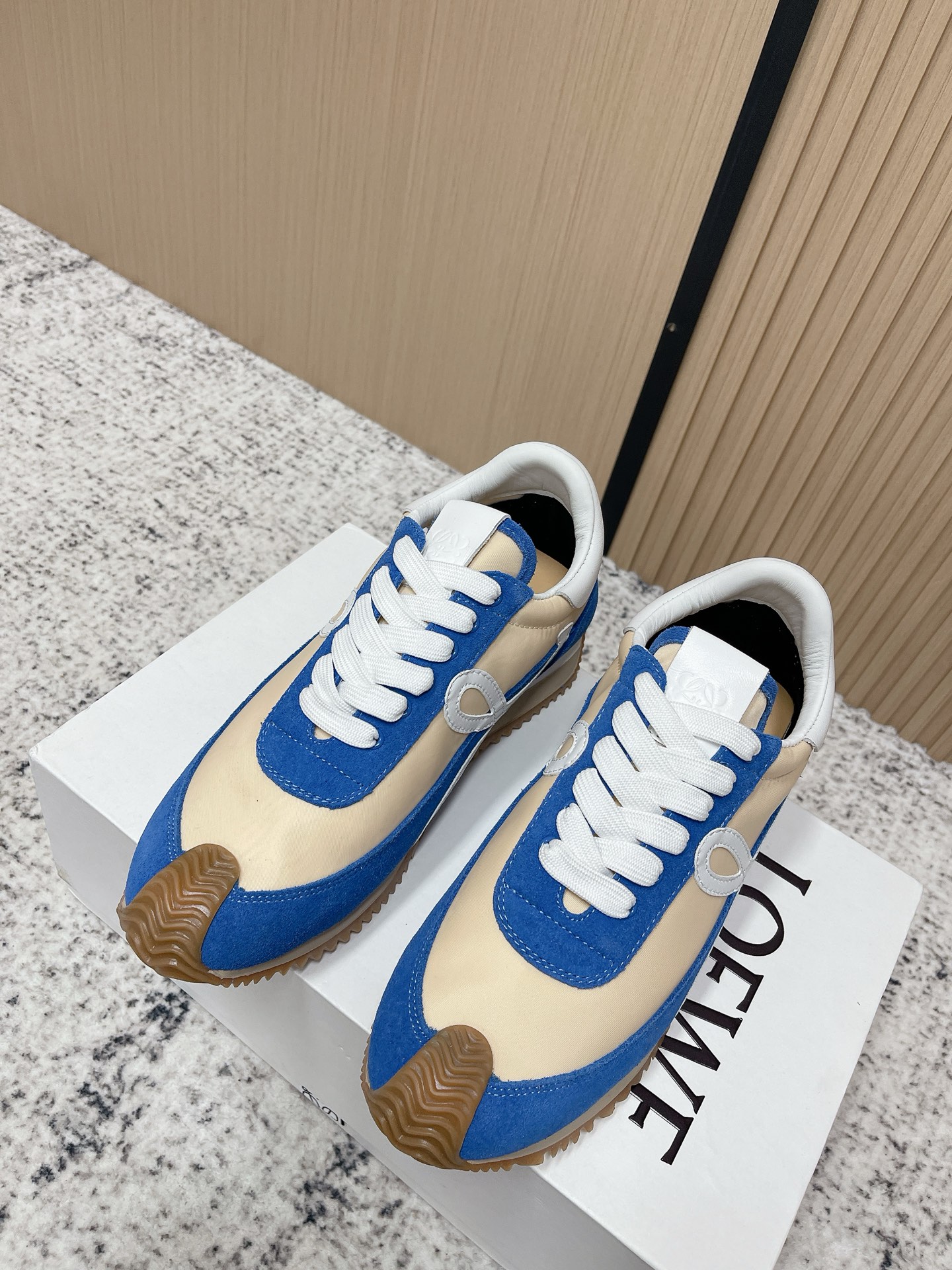 Loewe 로에베 컬러 배색 스니커즈 신발