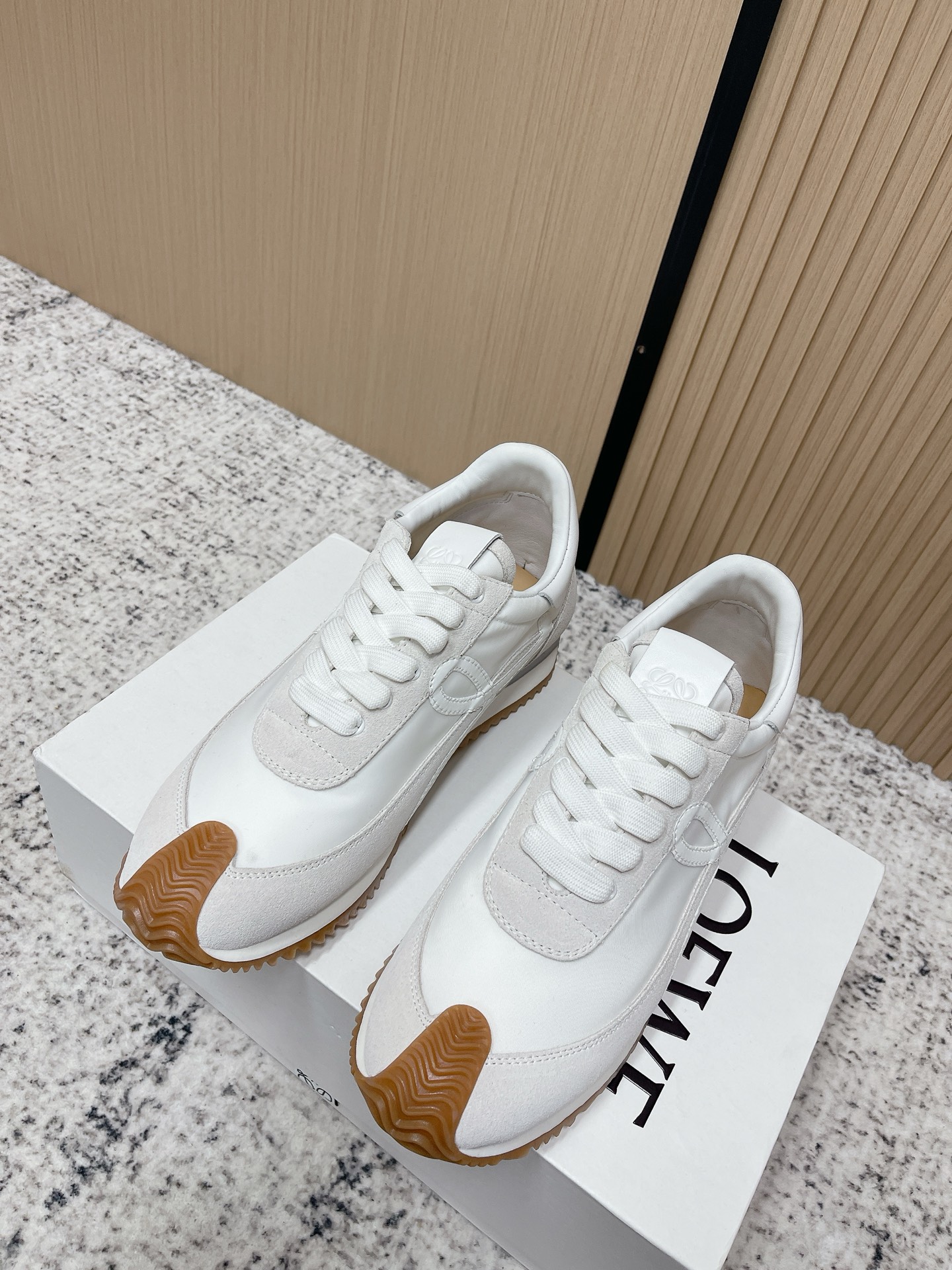 Loewe 로에베 컬러 배색 스니커즈 신발