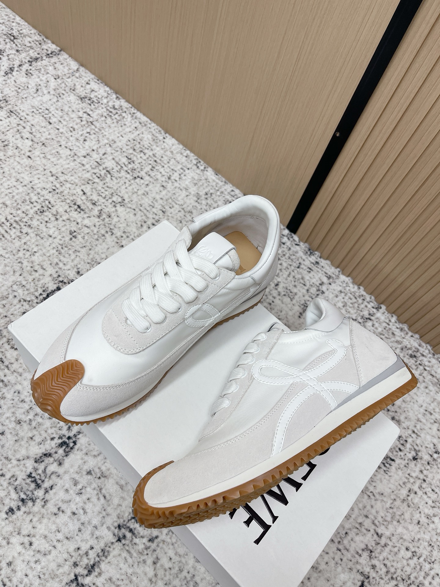 Loewe 로에베 컬러 배색 스니커즈 신발