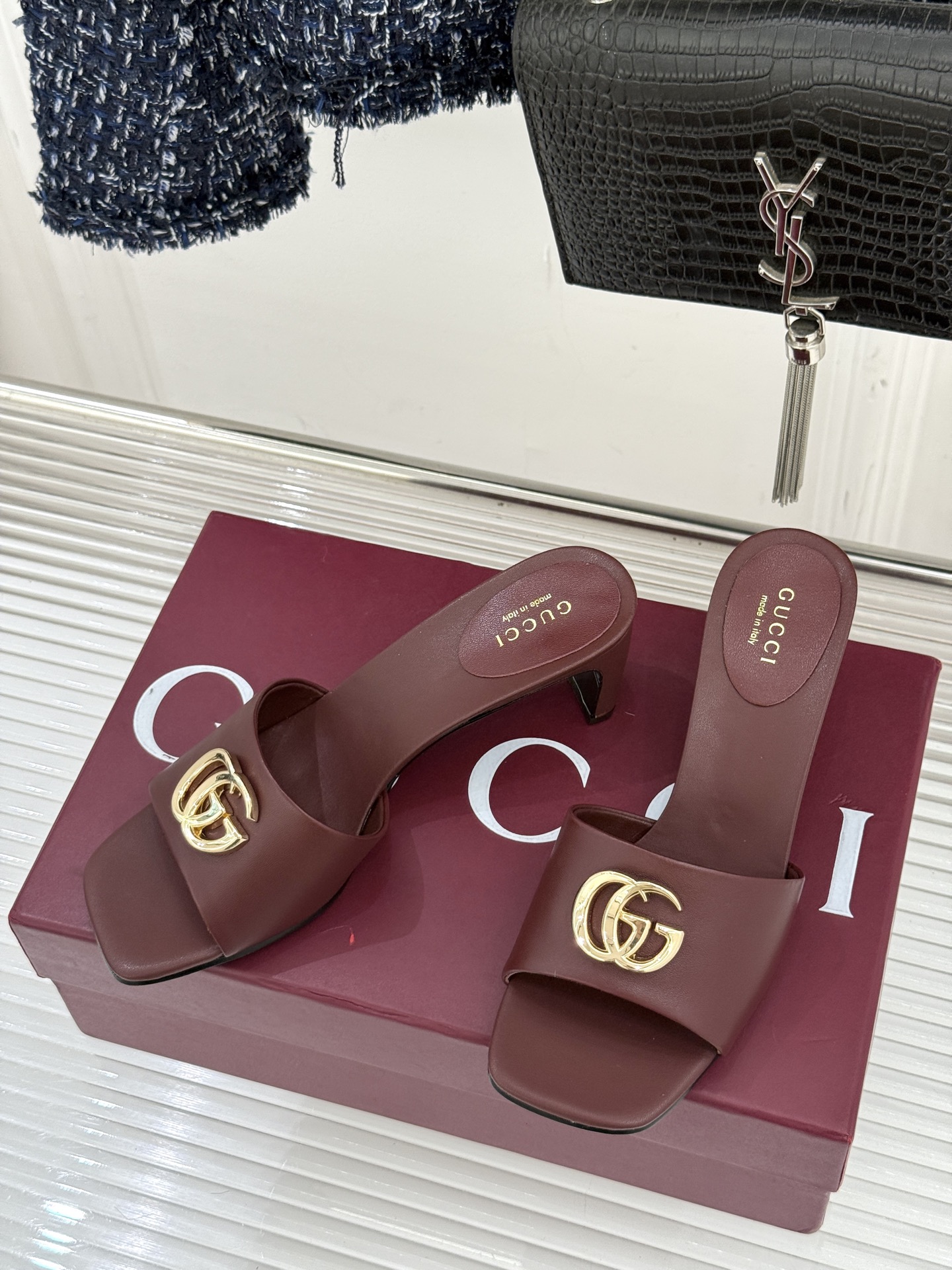 Gucci 구찌 클래식 더블G 메탈릭 청키 힐 슬리퍼 샌들 신발