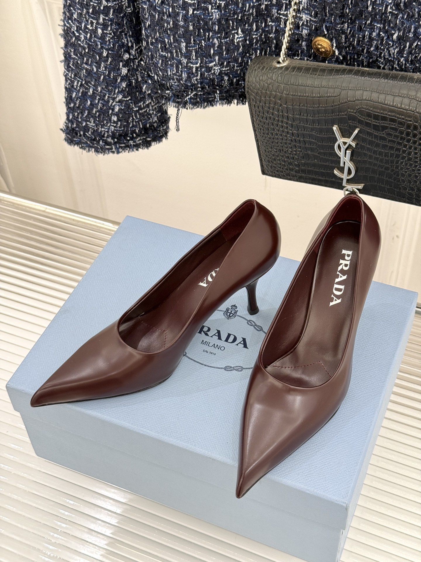 Prada 프라다 클래식 파리 패션위크 펌프스 힐 구두 신발