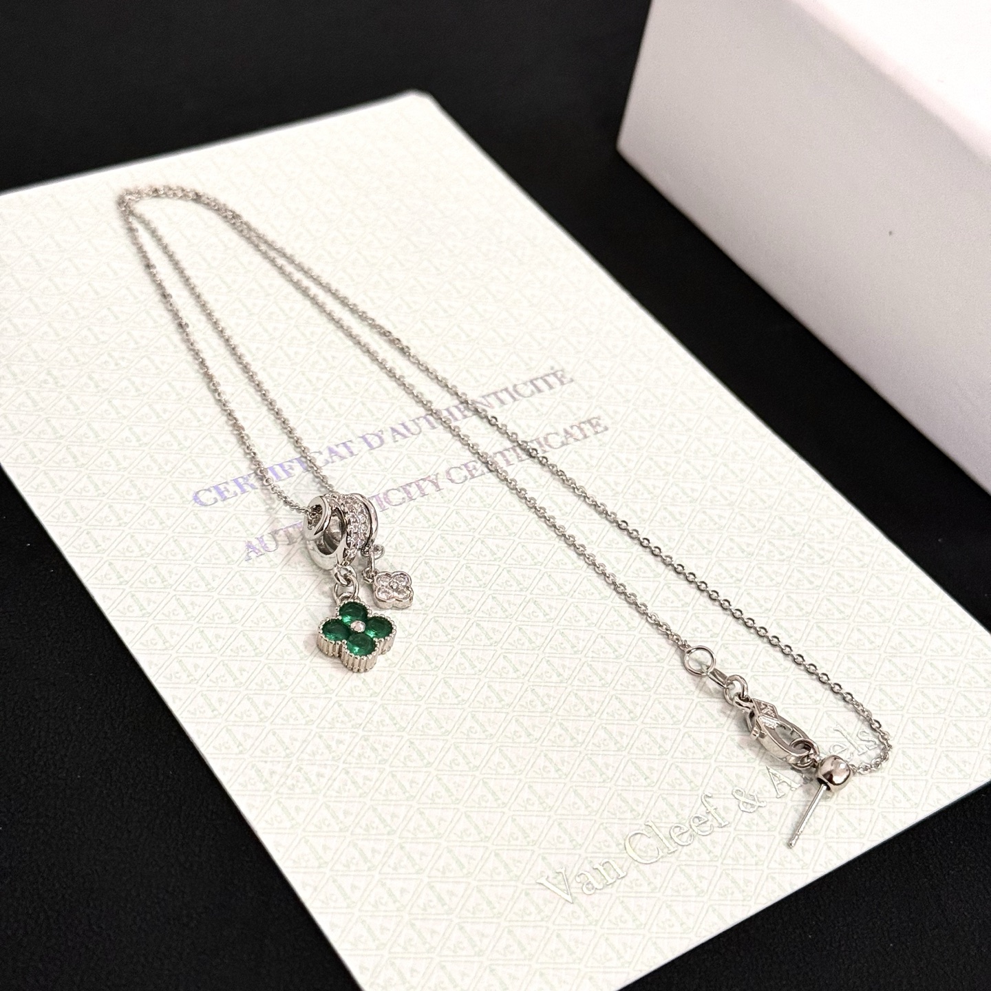 반클리프 아펠(Van Cleef & Arpels) 네잎클로버 목걸이 악세사리