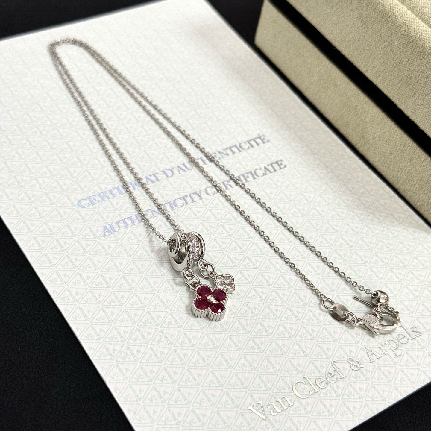 반클리프 아펠(Van Cleef & Arpels) 네잎클로버 목걸이 악세사리