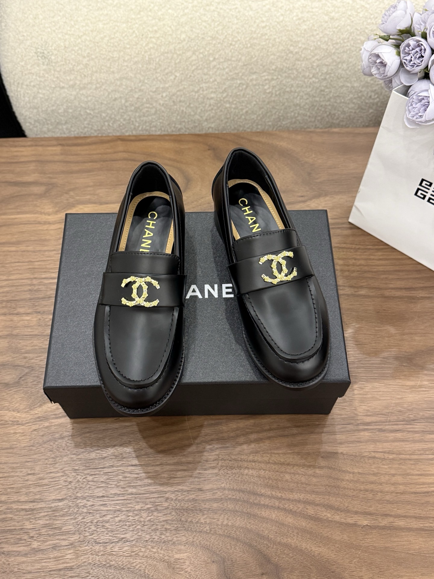 샤넬(CHANEL) 26 신상 더블C 플랫 로퍼 신발