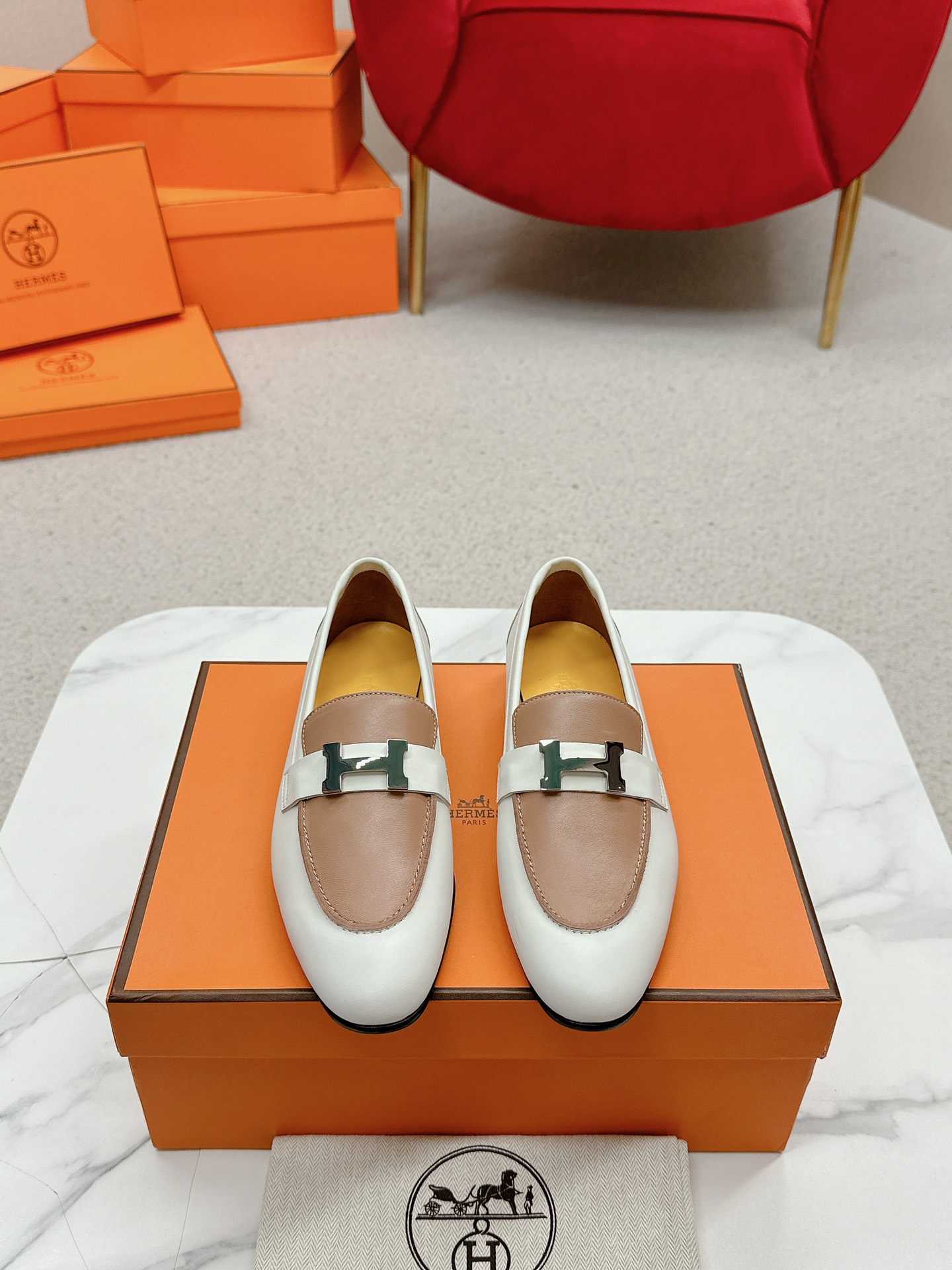 에르메스(HERMES) Destin 켈리 로퍼 신발