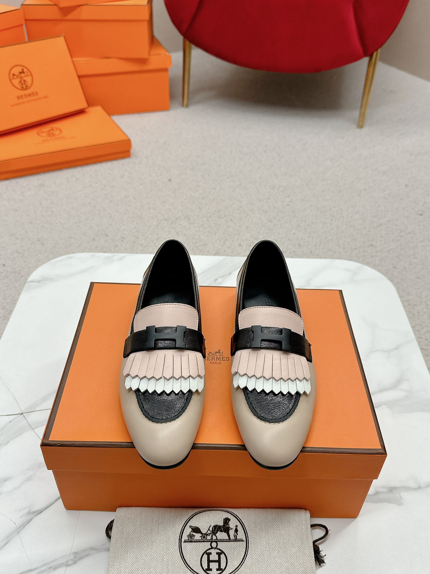 에르메스(HERMES) Destin 테슬 켈리 로퍼 신발