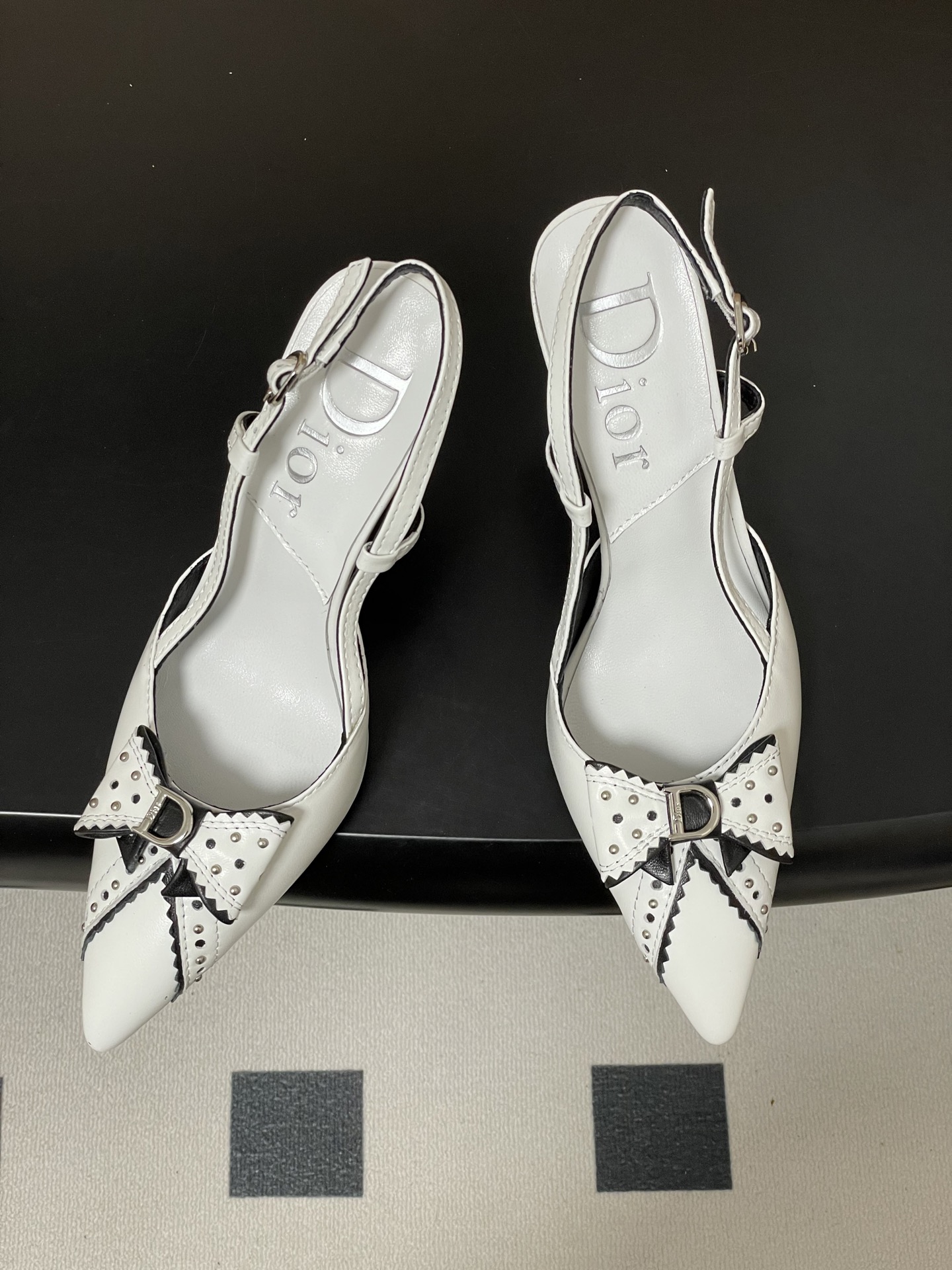 디올(DIOR)리본 포인티드 슬링백 하이힐 샌들 신발