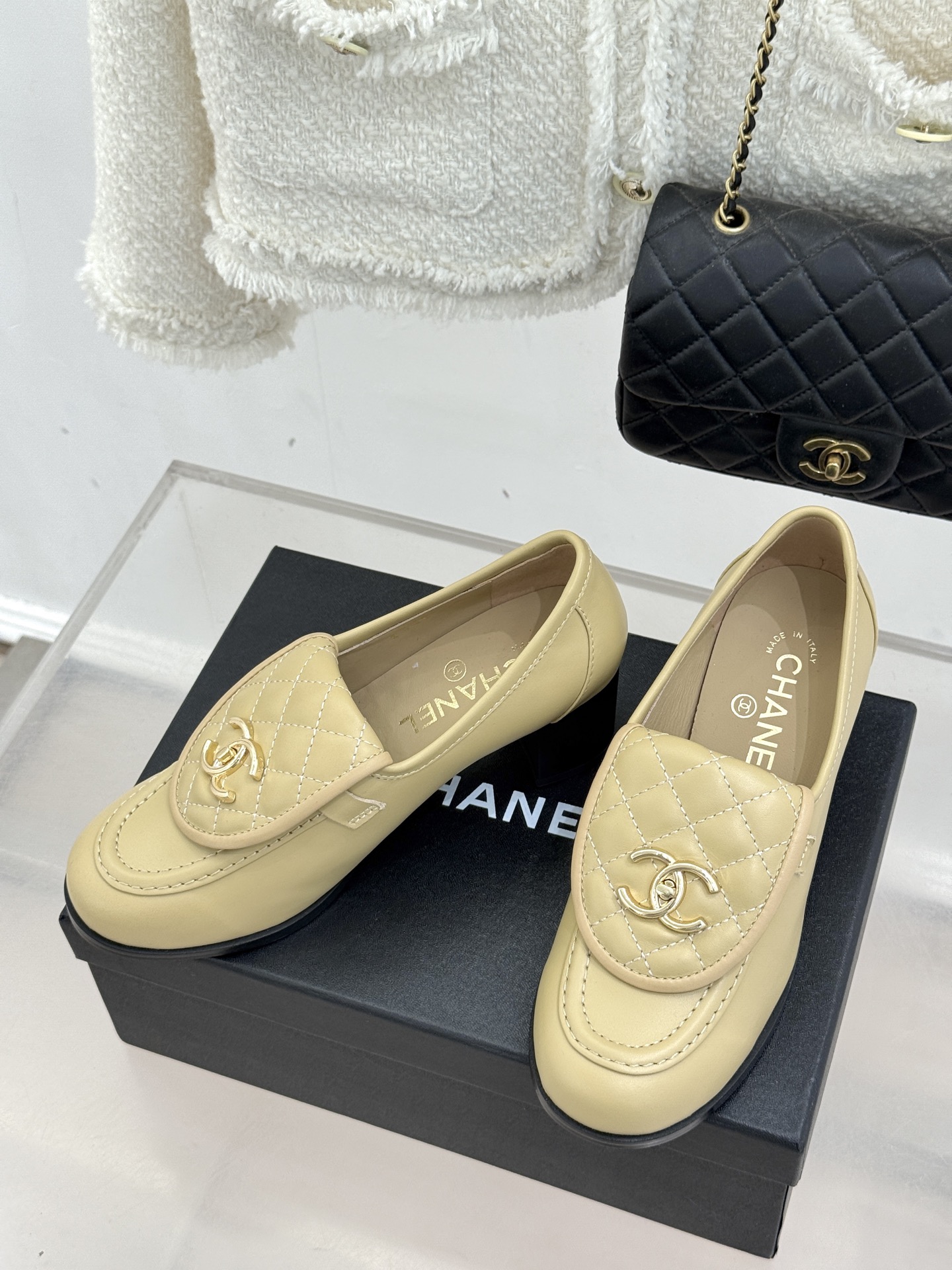 Chanel 샤넬 클래식 더블C 로고 힐 로퍼 구두 신발